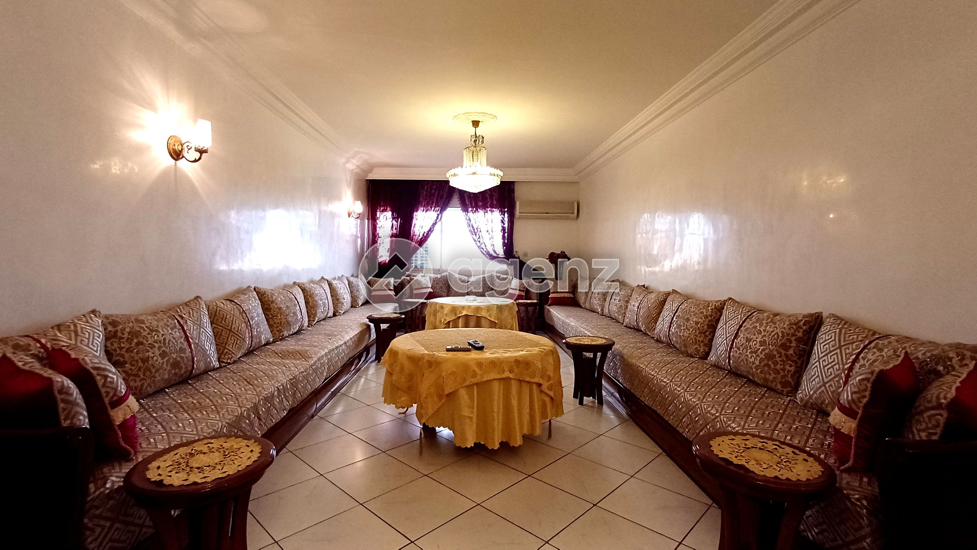 UN CHEZ-VOUS CONFORTABLE AVEC VUE DÉGAGÉE