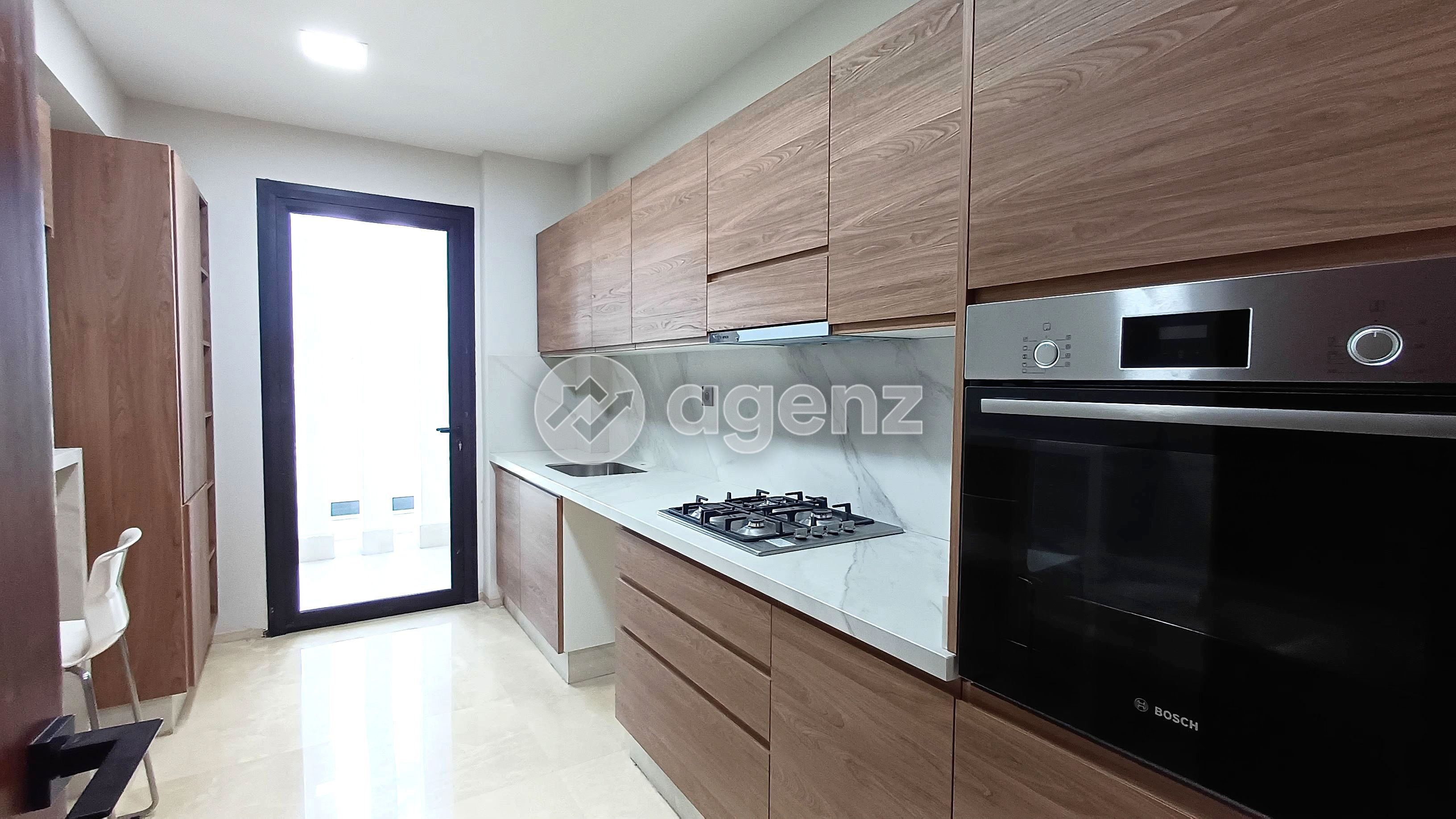 Magnifique Appartement d'une seule chambre à vendre à Franceville — 3