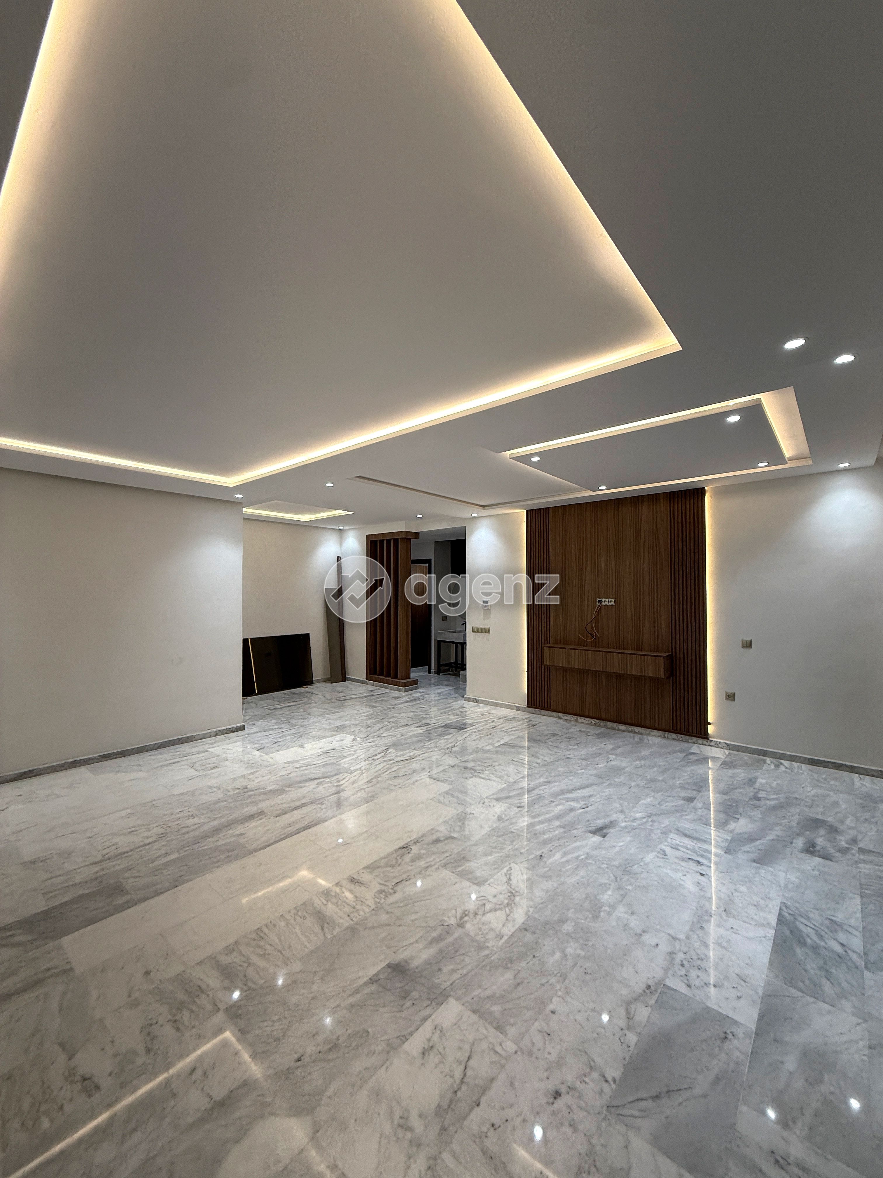 Prestigieux appartement de 3 chambres à vendre à Champ de course — 2