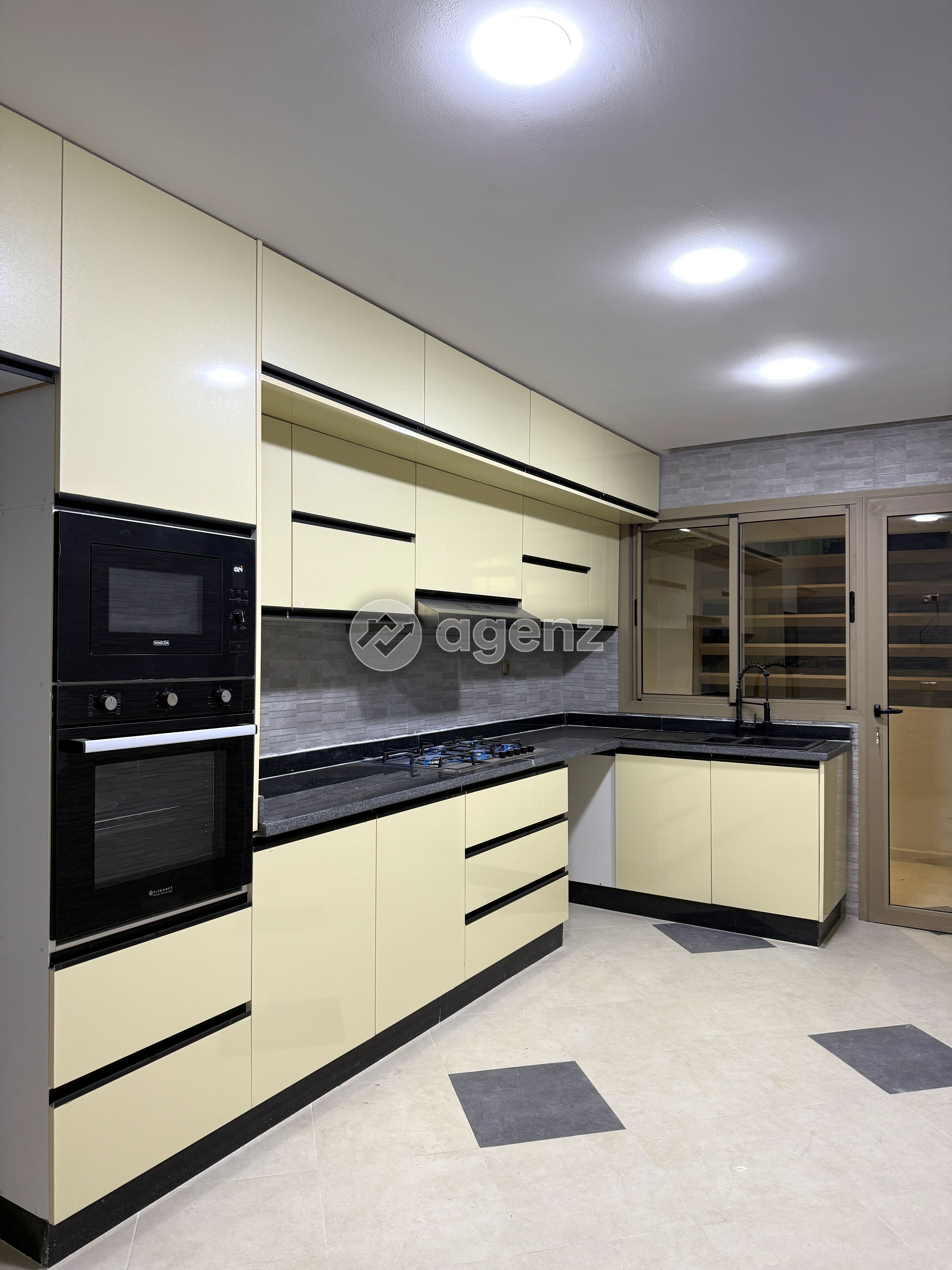 Prestigieux appartement de 3 chambres à vendre à Champ de course — 5