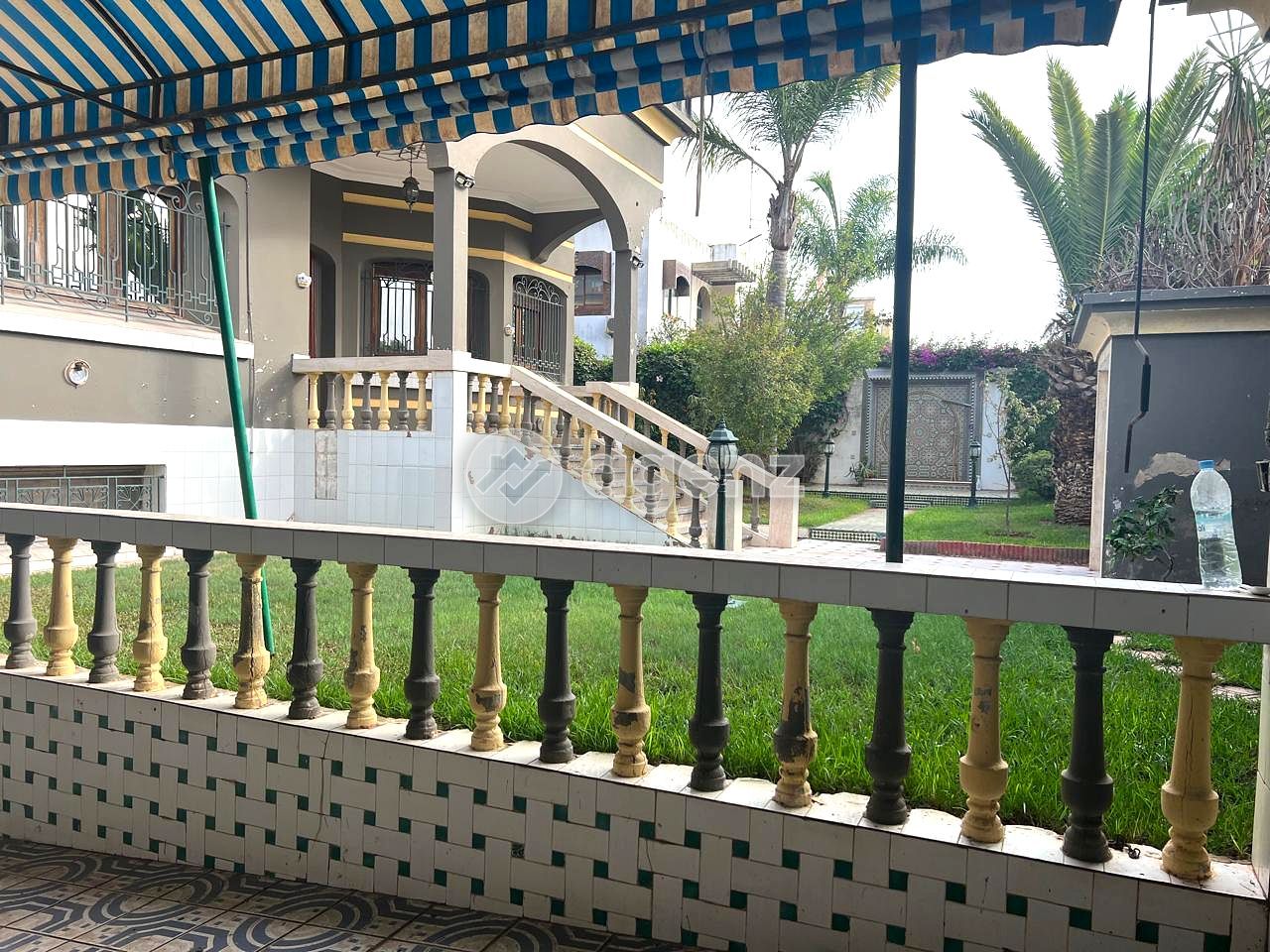 UN EMPLACEMENT DE CHOIX À AIN DIAB – VILLA À USAGE COMMERCIAL — 4