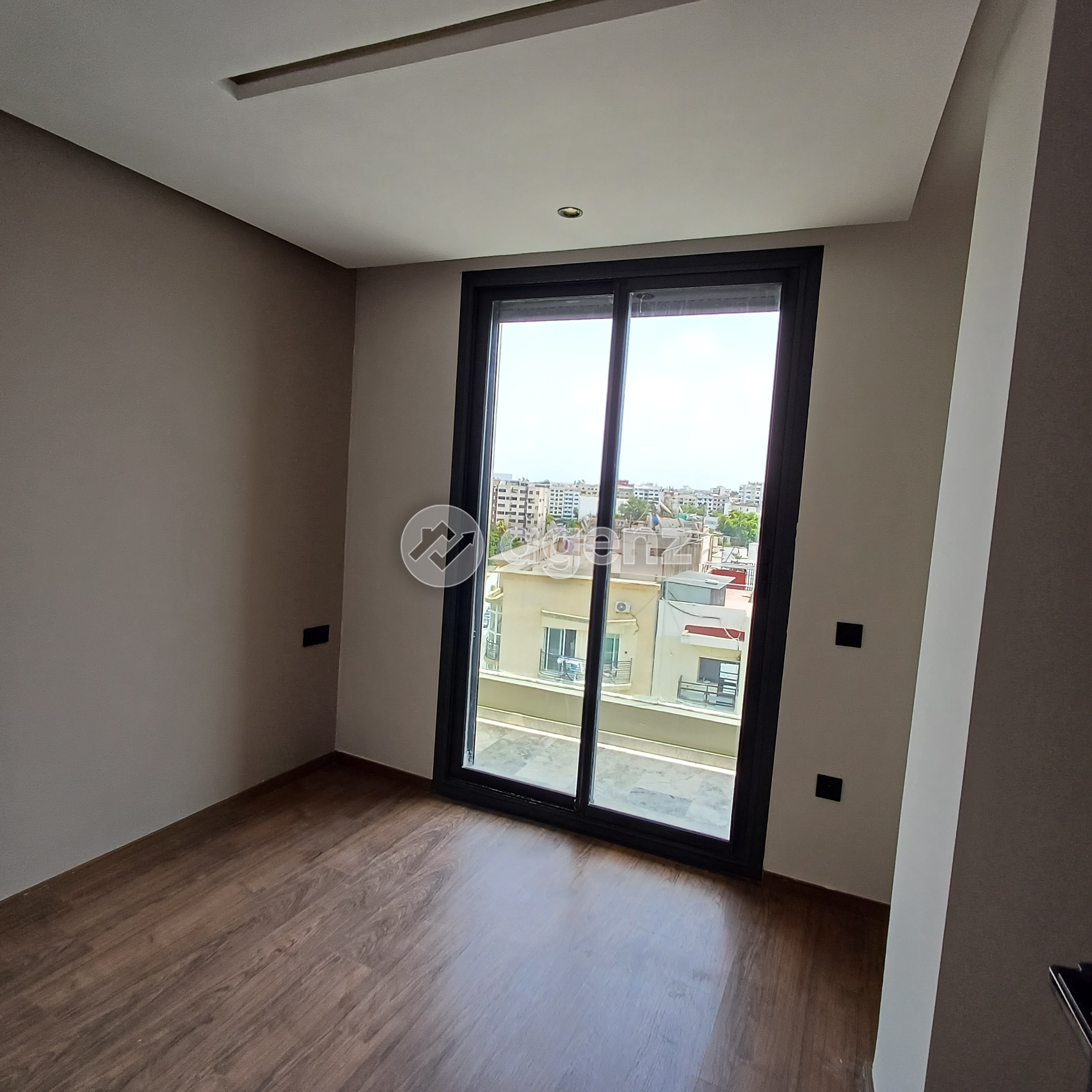 Élégant Appartement de 2 chambres à vendre — 2