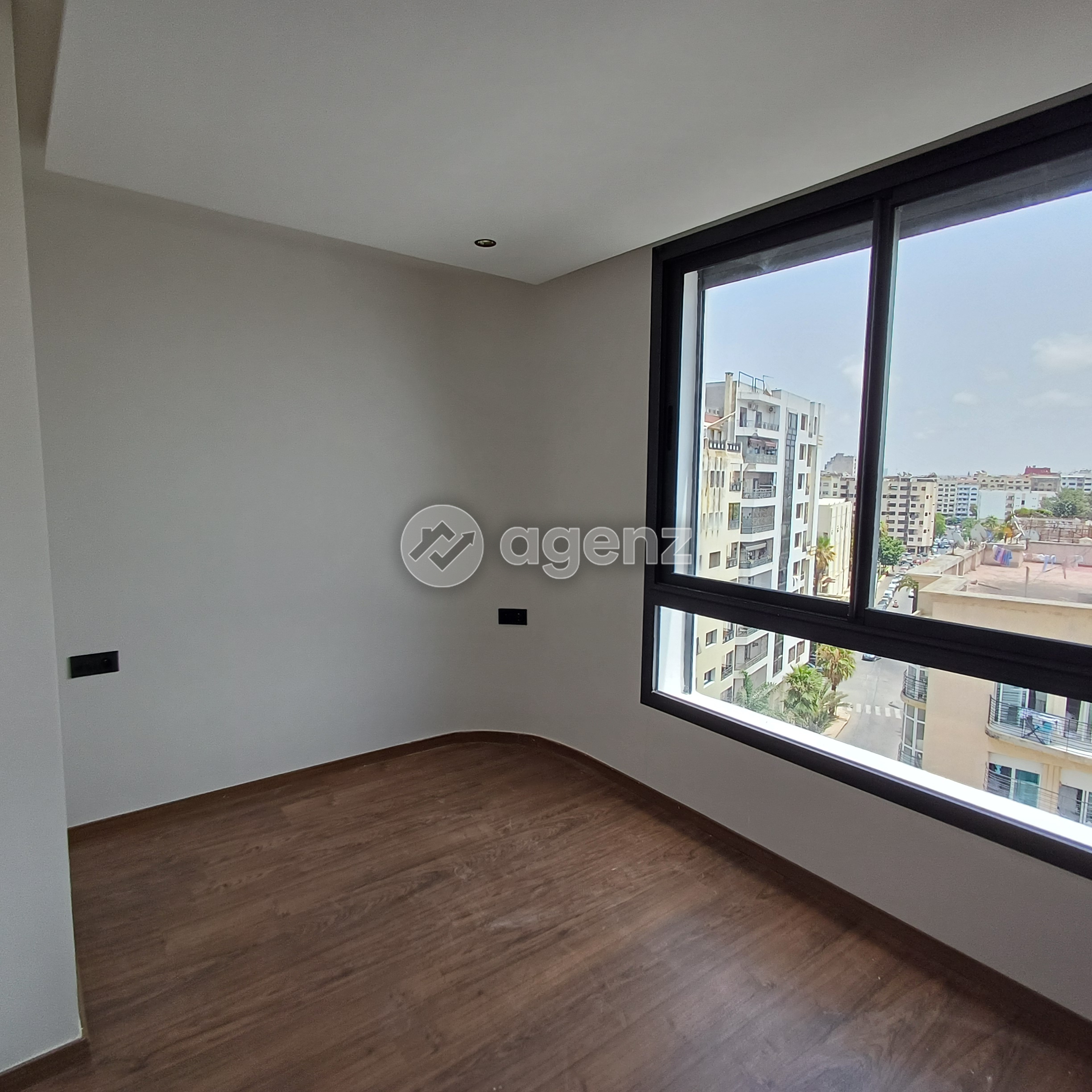 Élégant Appartement de 2 chambres à vendre — 3