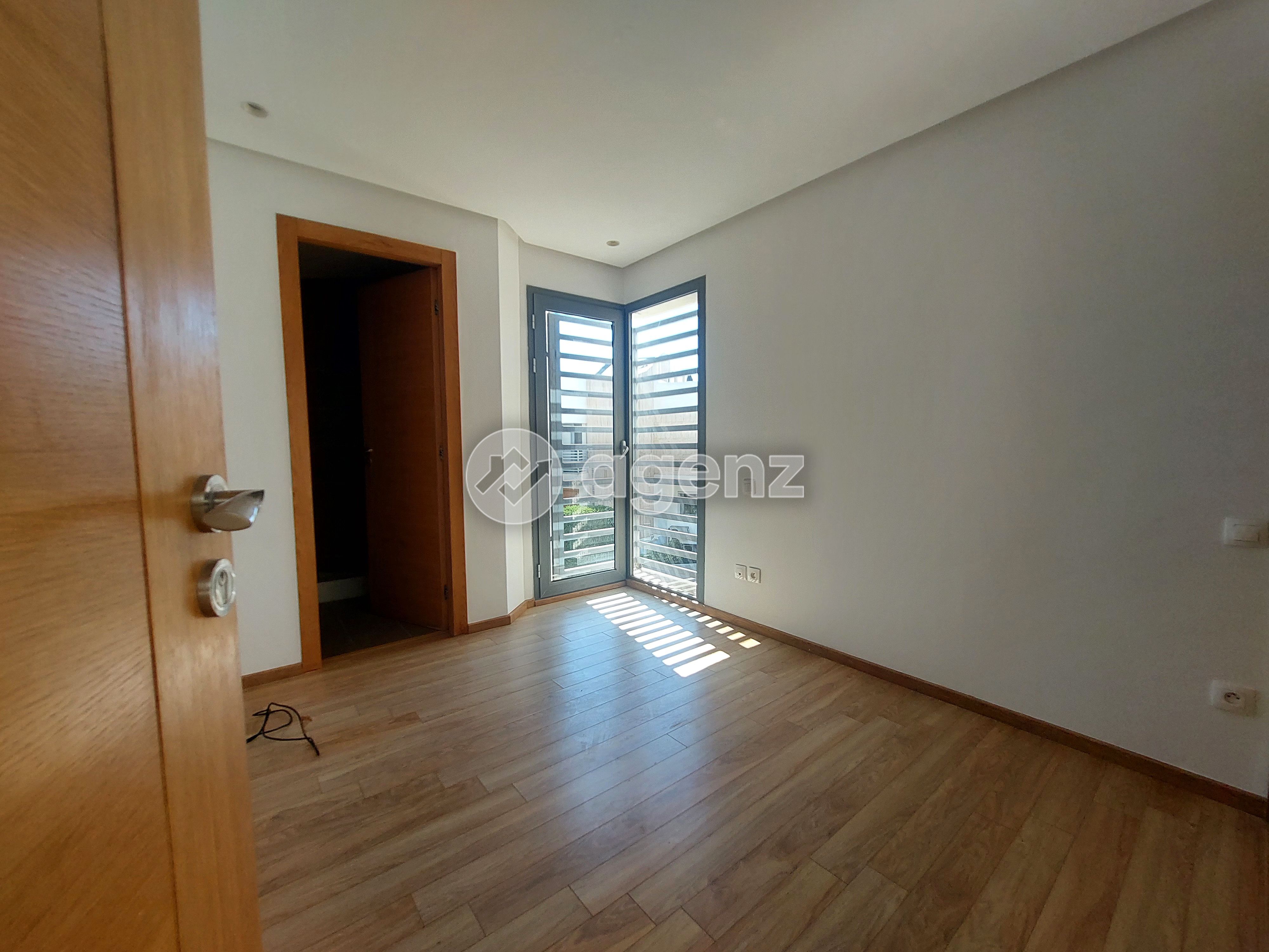 Villa de 305 m² à Dar Bouazza - Tamaris — 3