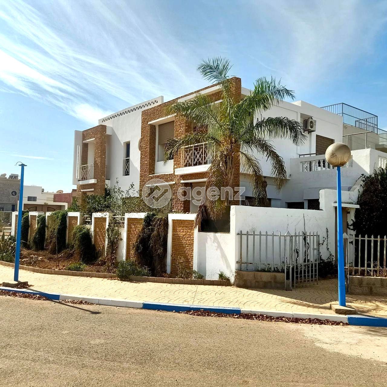 Villa 3 façades bien ensoleillée à vendre — 2