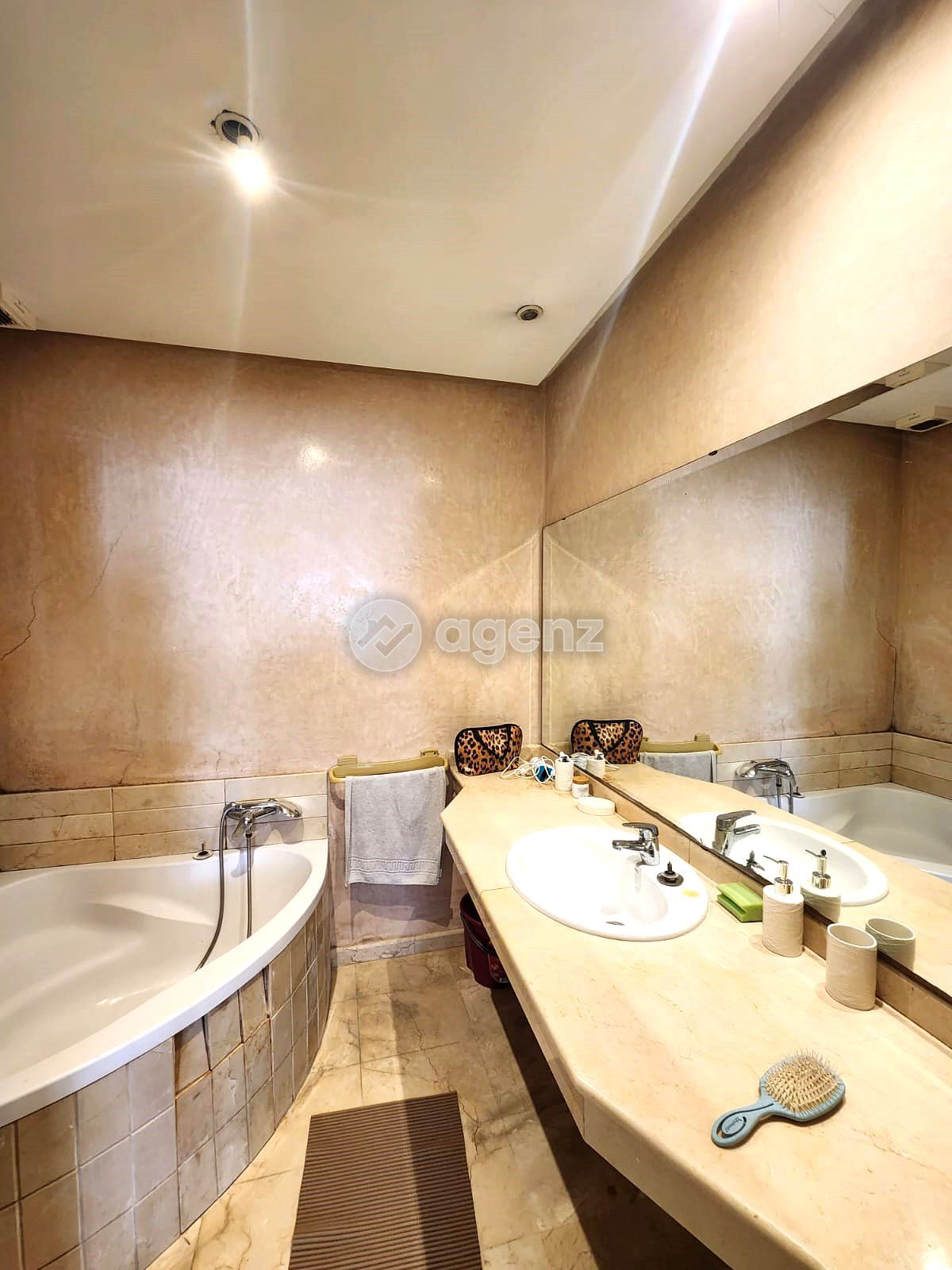 Appartement à vendre à Gauthier — 5