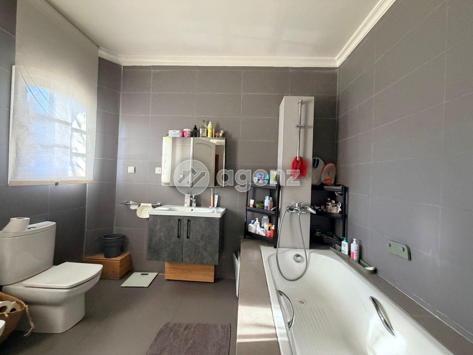 Élégant Villa de 4 chambres à louer à CIL — 2