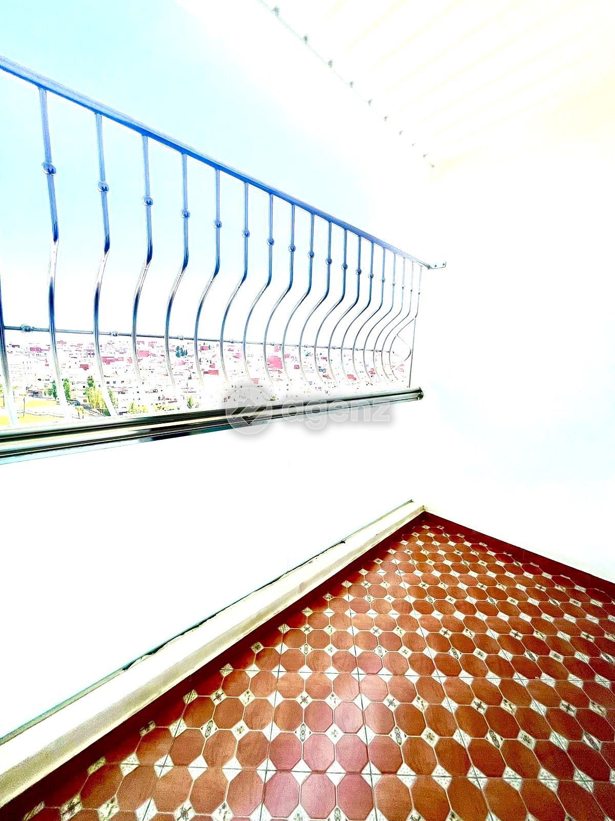 Prestigieux Appartement de 3 chambres à louer à Moujahidine