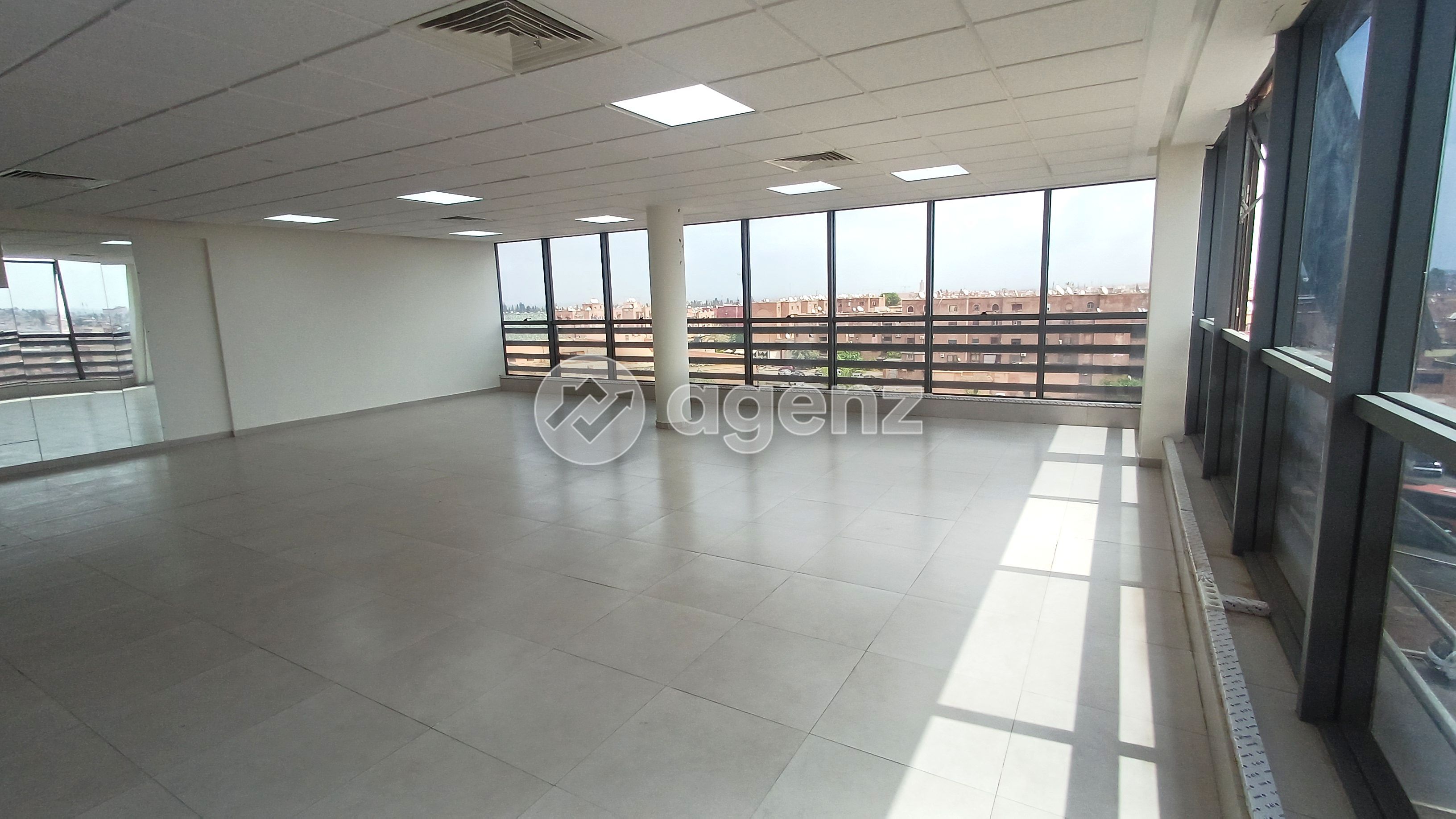 Bureau de 142 m² à Assif - Marrakech