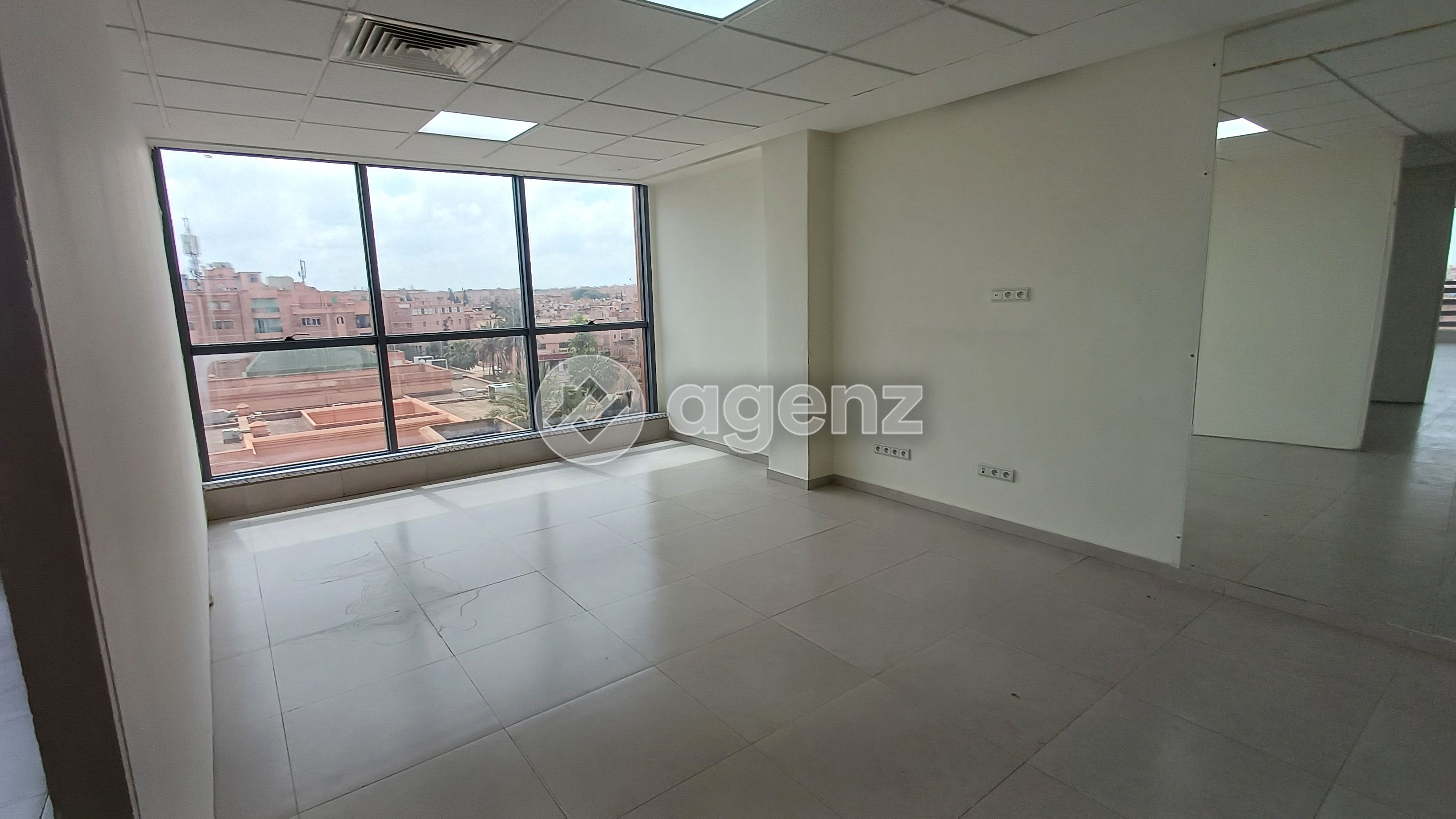 Bureau de 142 m² à Assif - Marrakech — 2