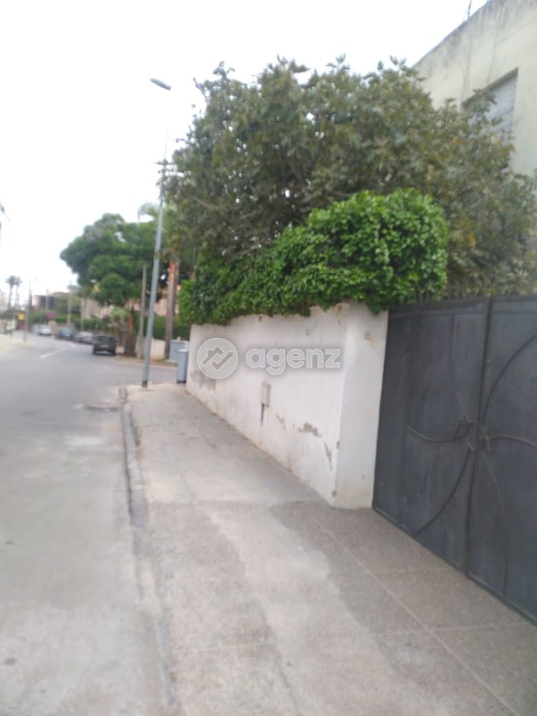 Terrain exceptionnel en angle - 
Franceville, Casablanca — 2