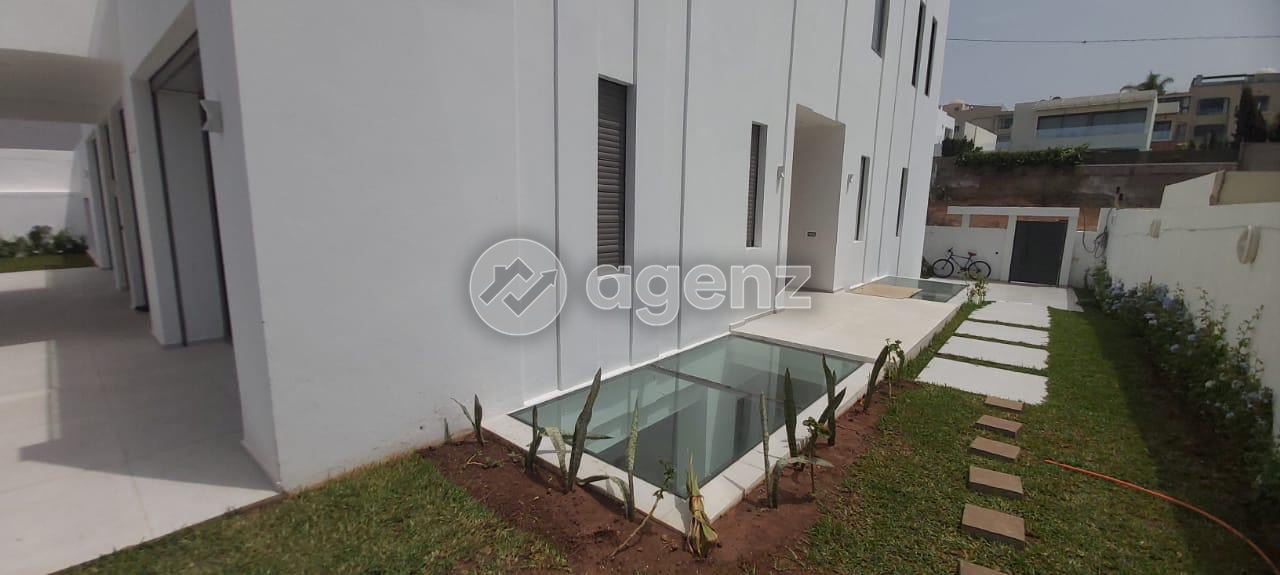 Moderne Villa de 5 chambres à louer à Ain Diab Extension — 5