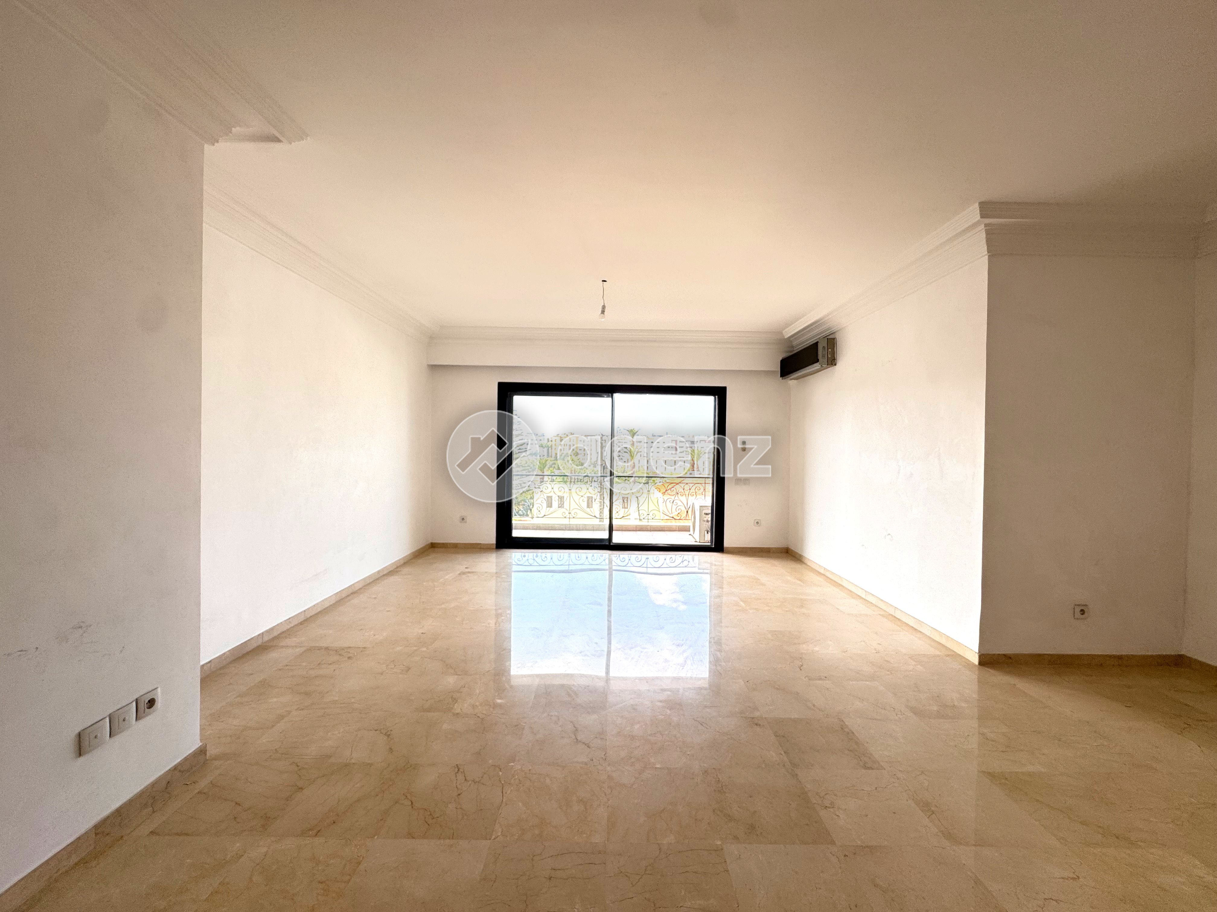 Appartement vide avec terrasse de 3 chambres à louer à au triangle d’or  — 3