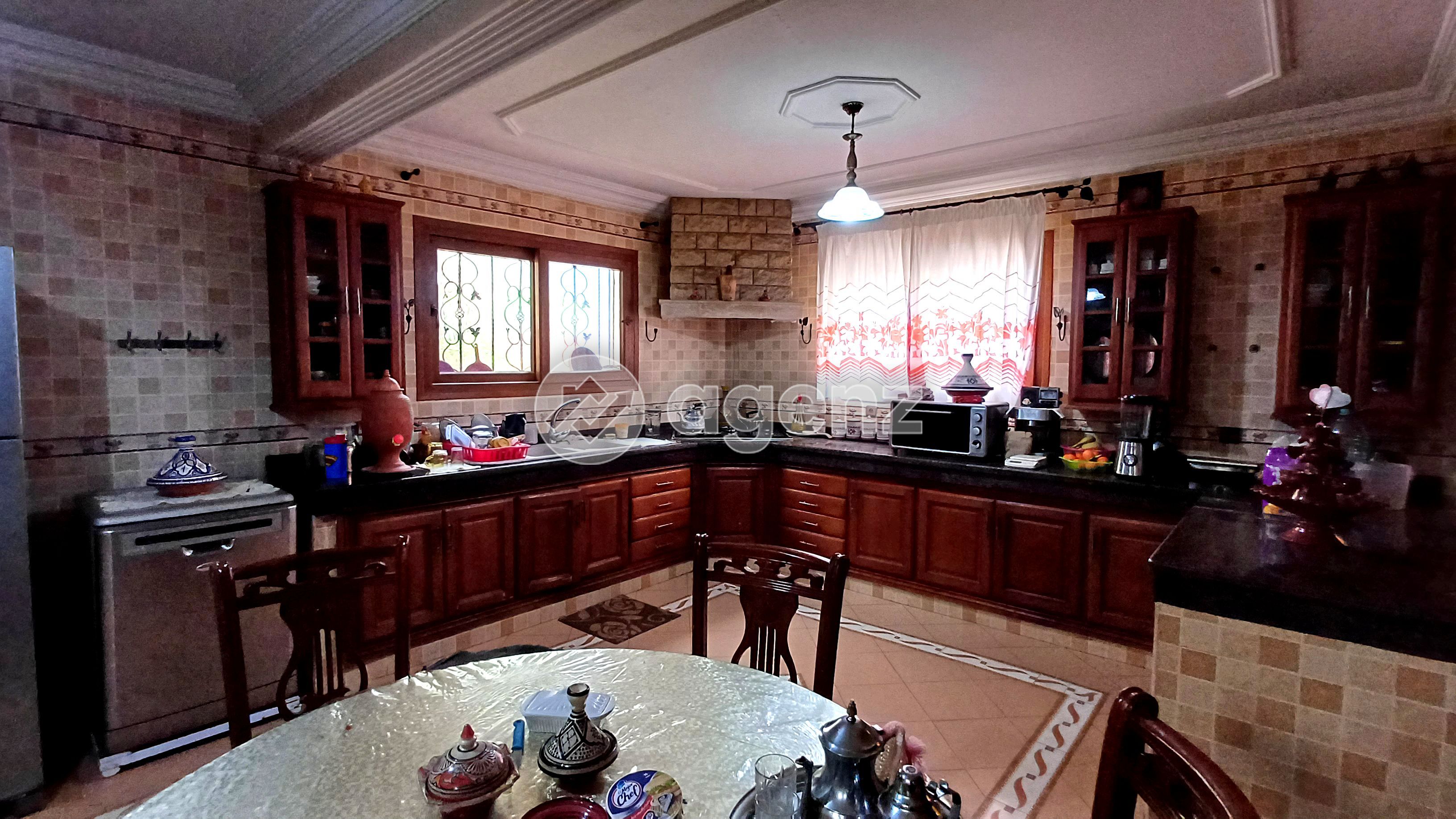 PROFITEZ D’UNE MAISON AUX VOLUMES GÉNÉREUX — 2