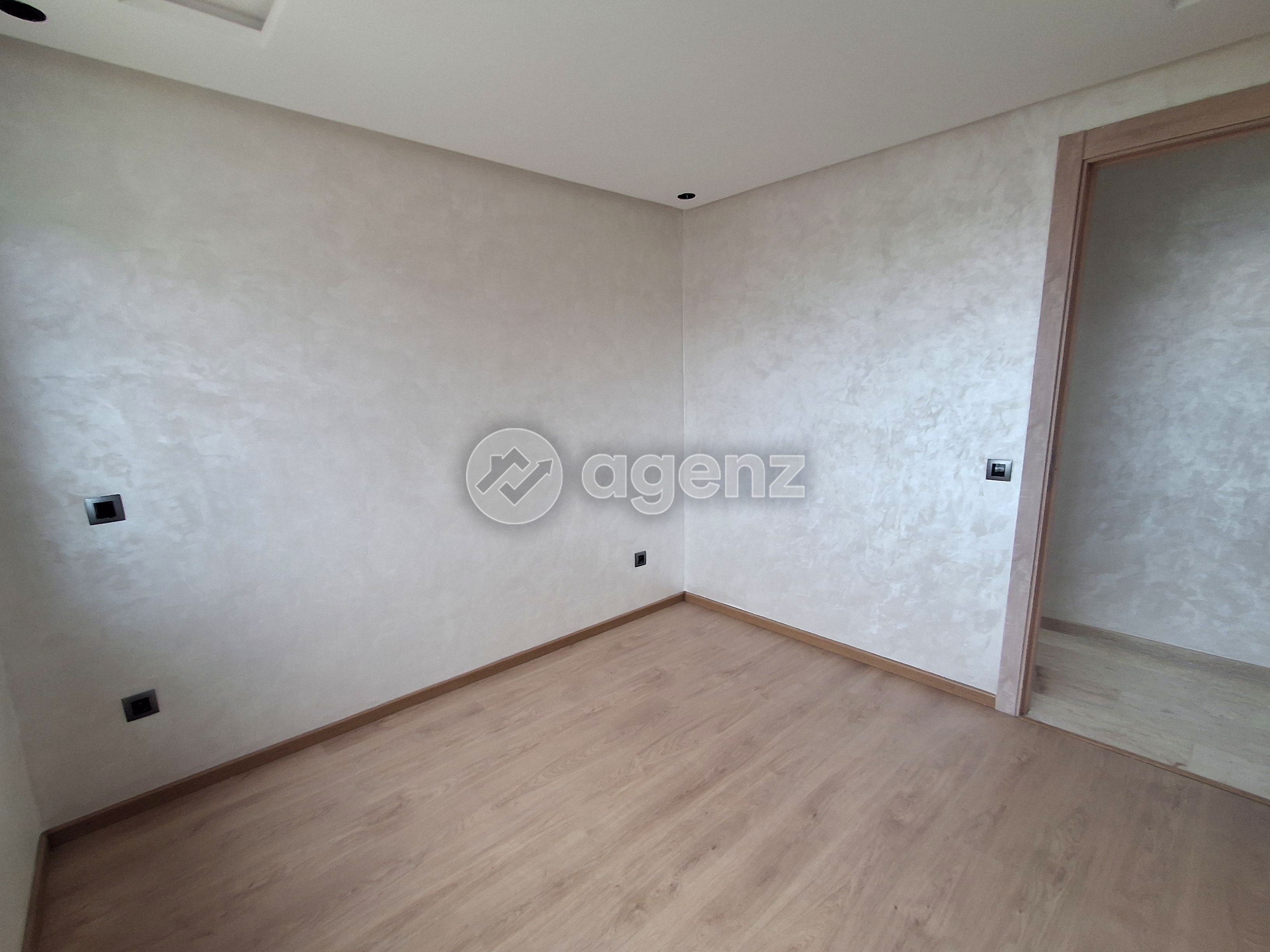 Magnifique Appartement de 3 chambres à vendre à Bouskoura — 2