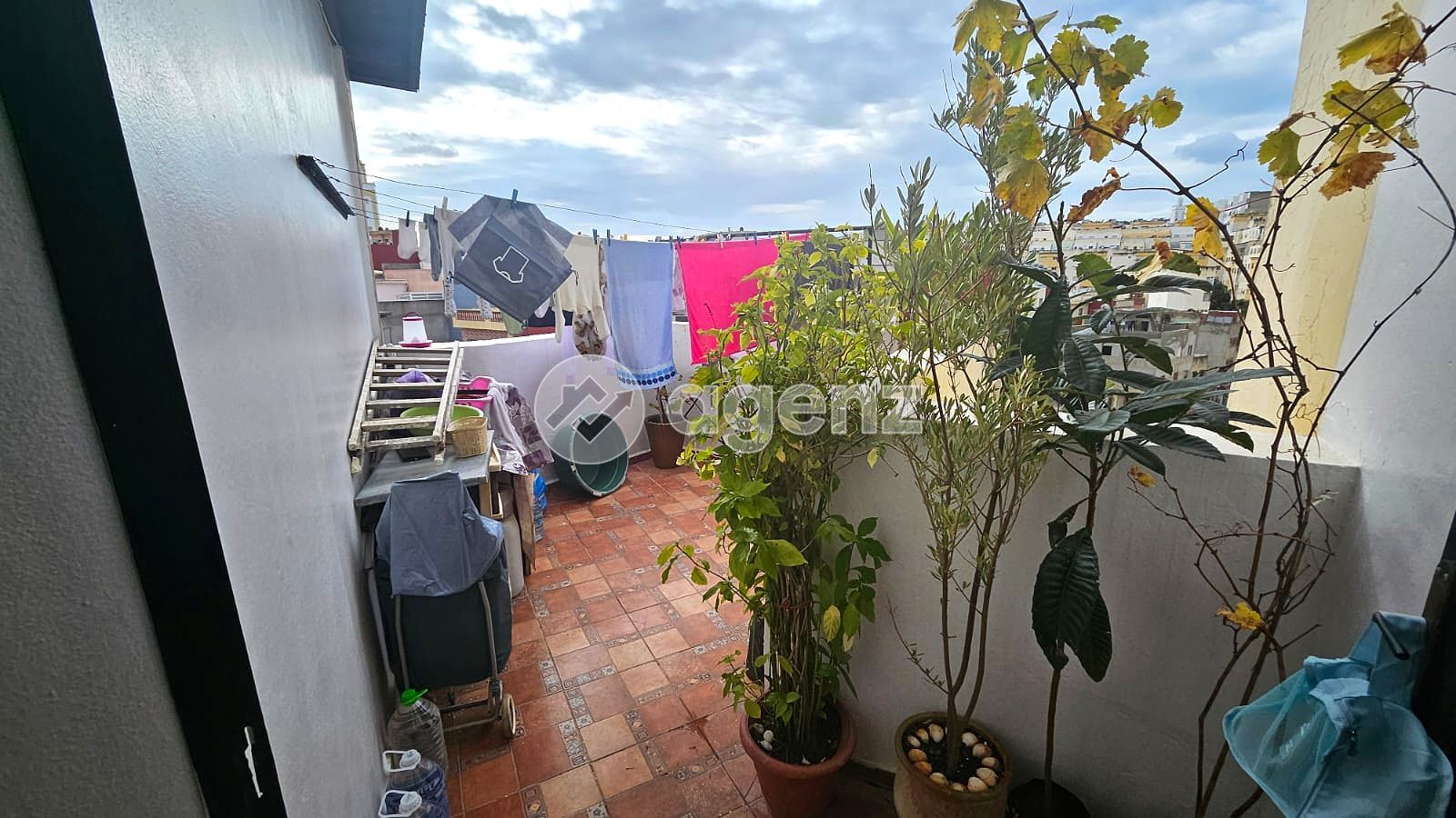 VIVEZ DANS UN APPARTEMENT SPACIEUX ET BIEN EXPOSÉ — 3