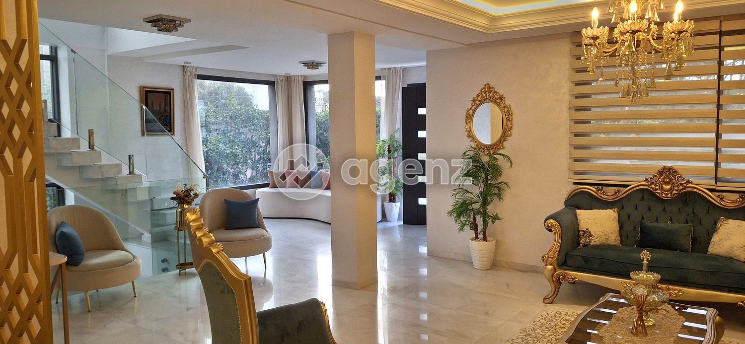 Splendide Villa avec piscine à vendre à Boubana