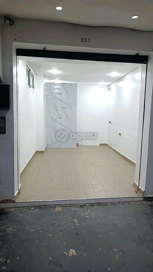 magasin de commerce à louer 
 — 2