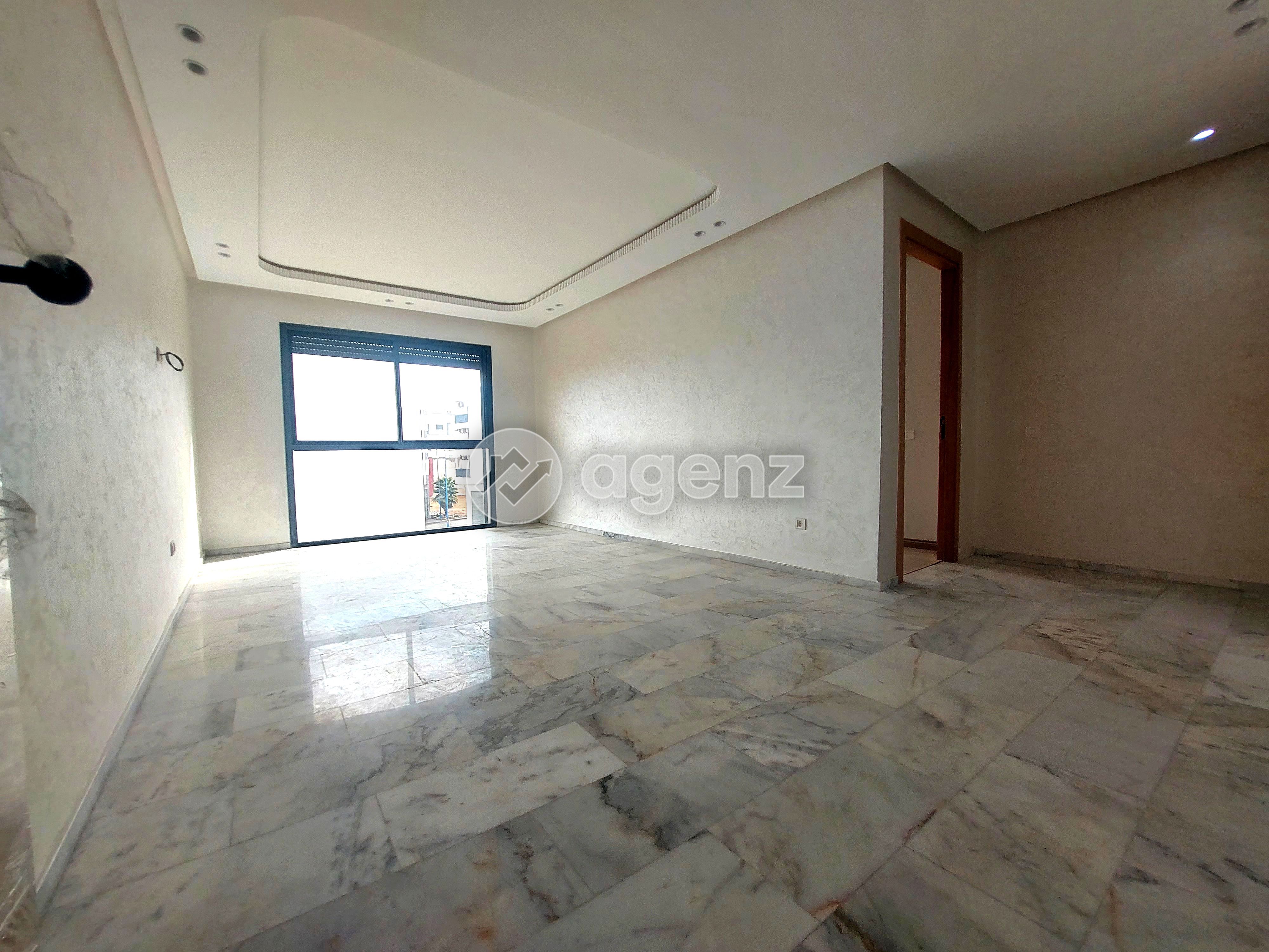 Charmant Appartement de 3 chambres à vendre à Bouskoura