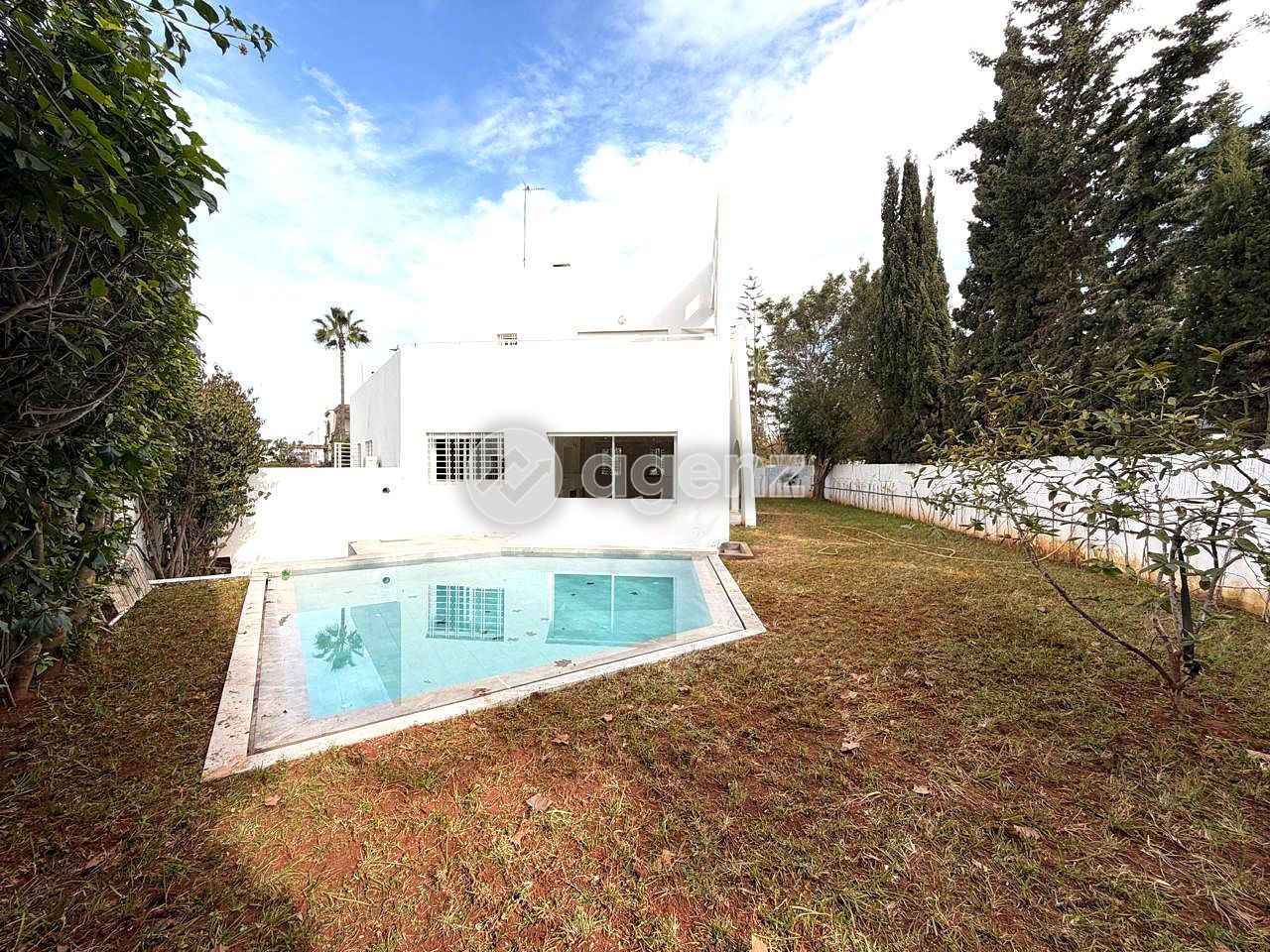 Exceptionnel Villa de 3 chambres à vendre à Hay Riad — 3