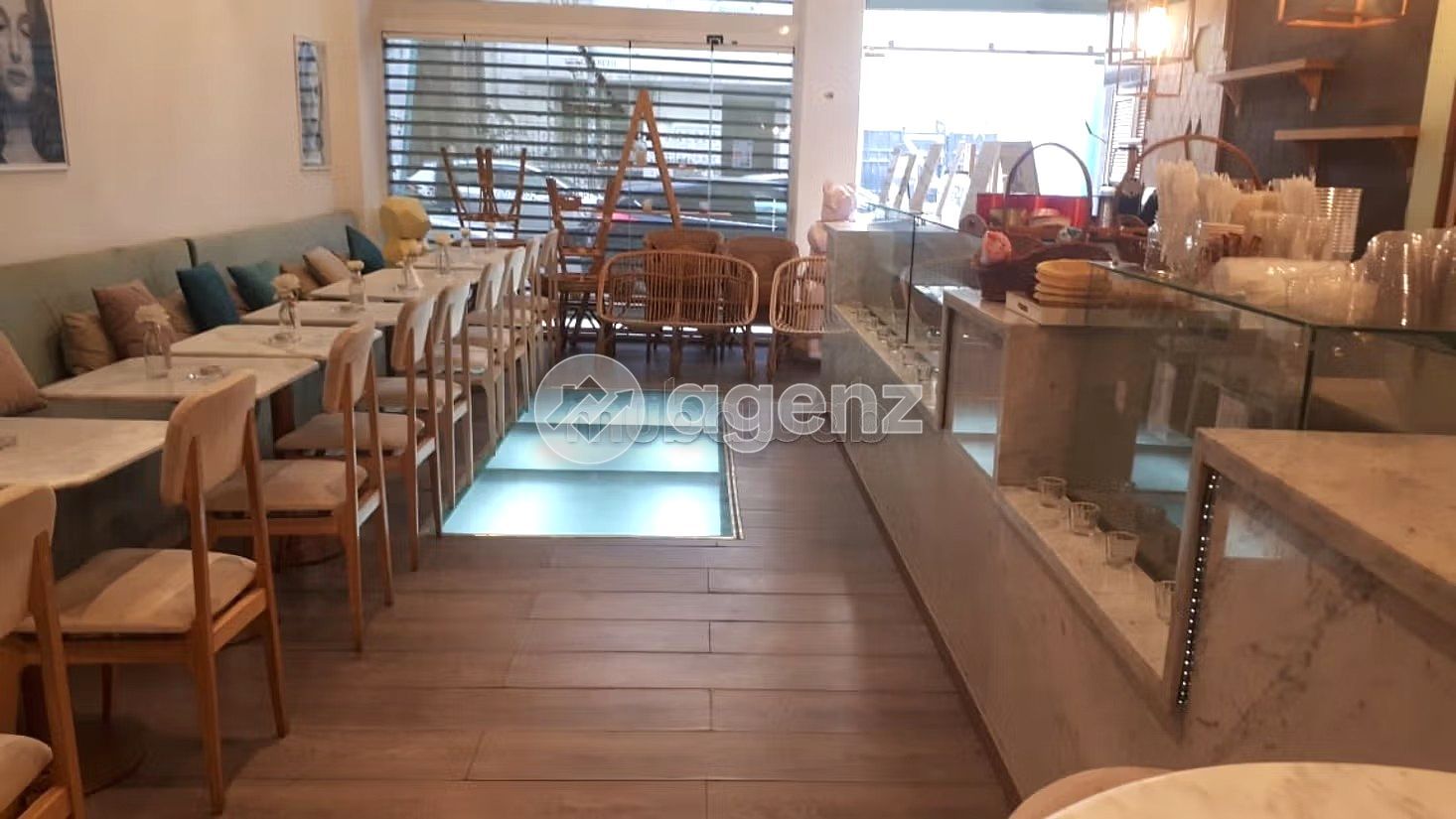 Café restaurant moderne équipé à vendre 
Casablanca opportunité — 2