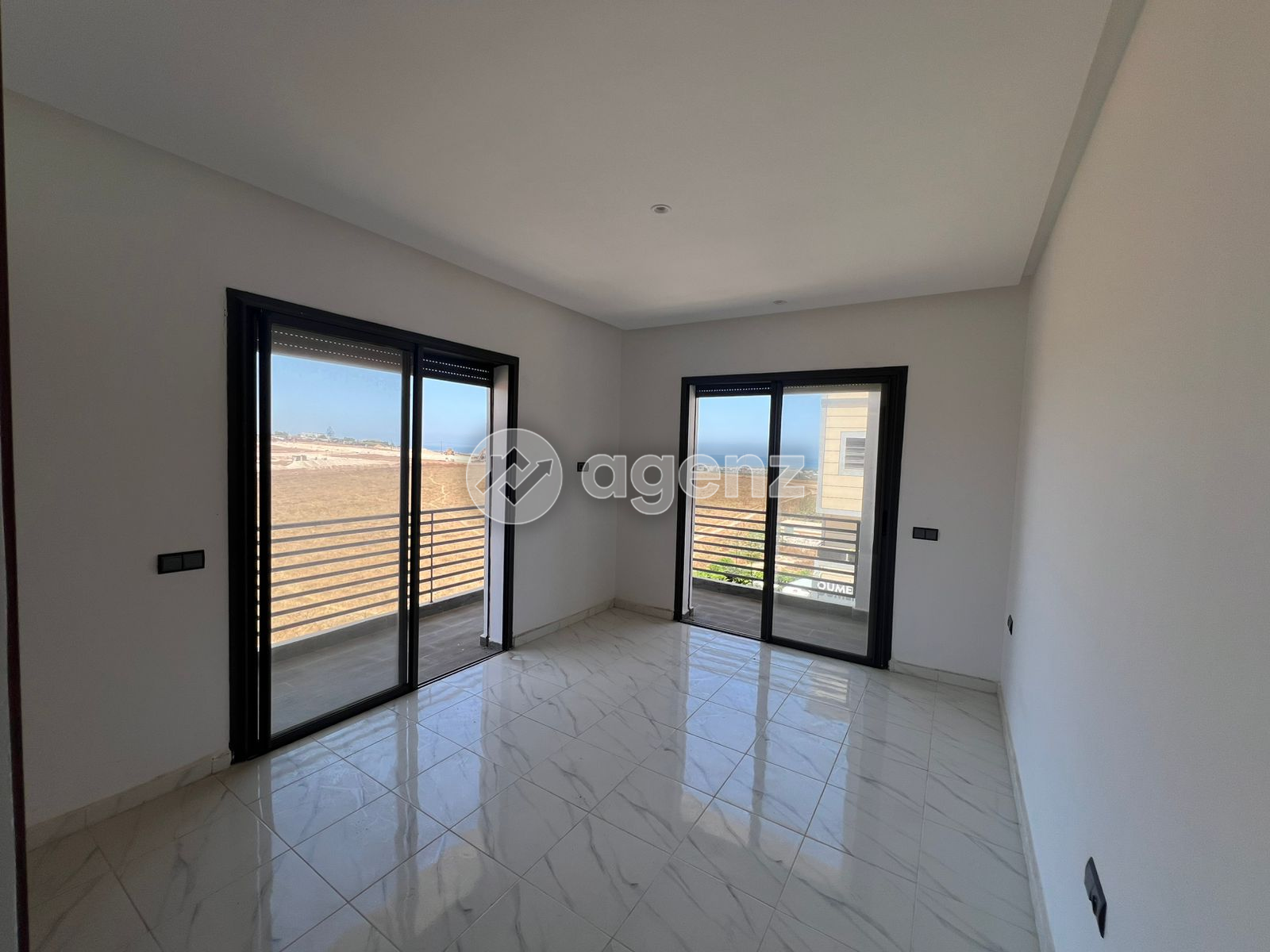 Magnifique Appartement de 2 chambres à vendre à Errahma — 2