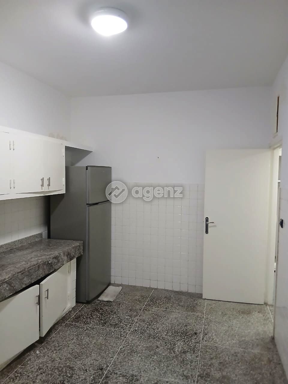 Élégant Appartement de 2 chambres à louer à Agdal — 3