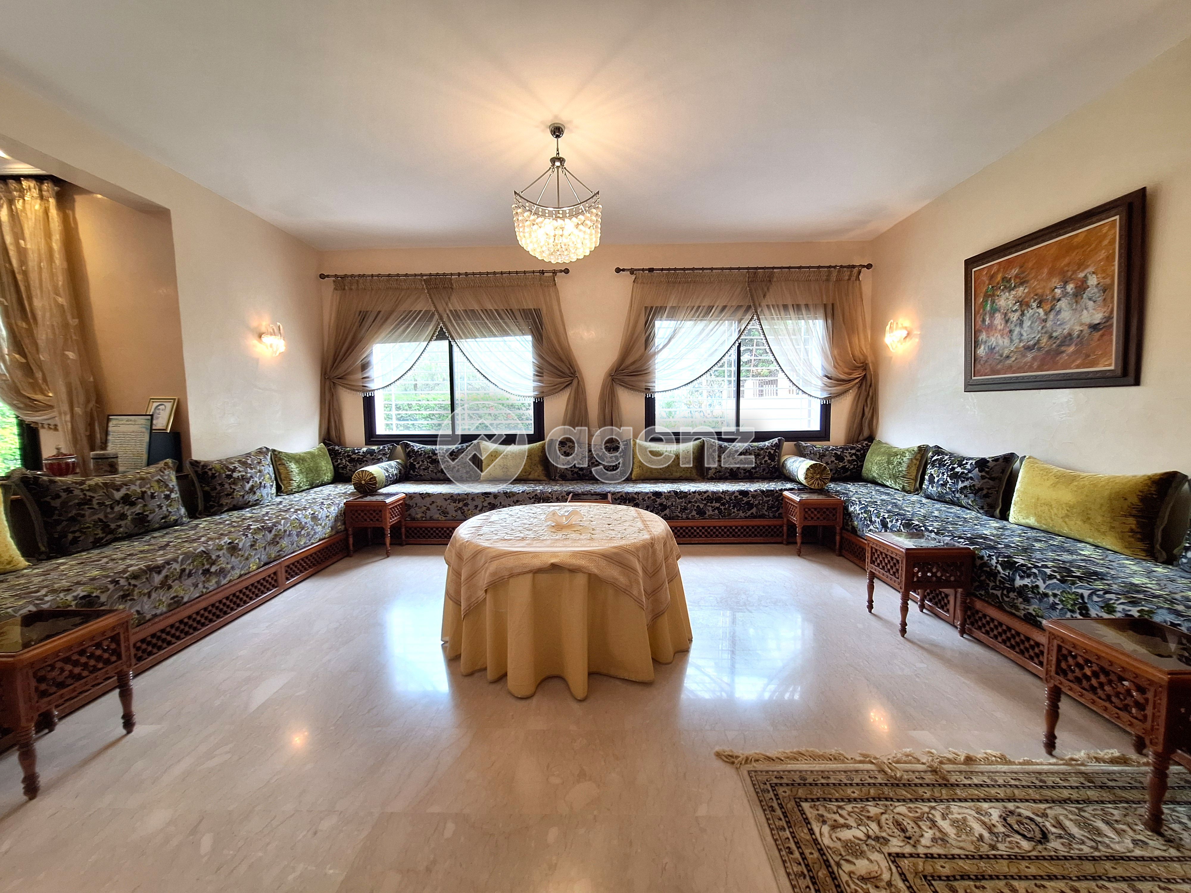 Villa à vendre à Ain Diab Extension — 5