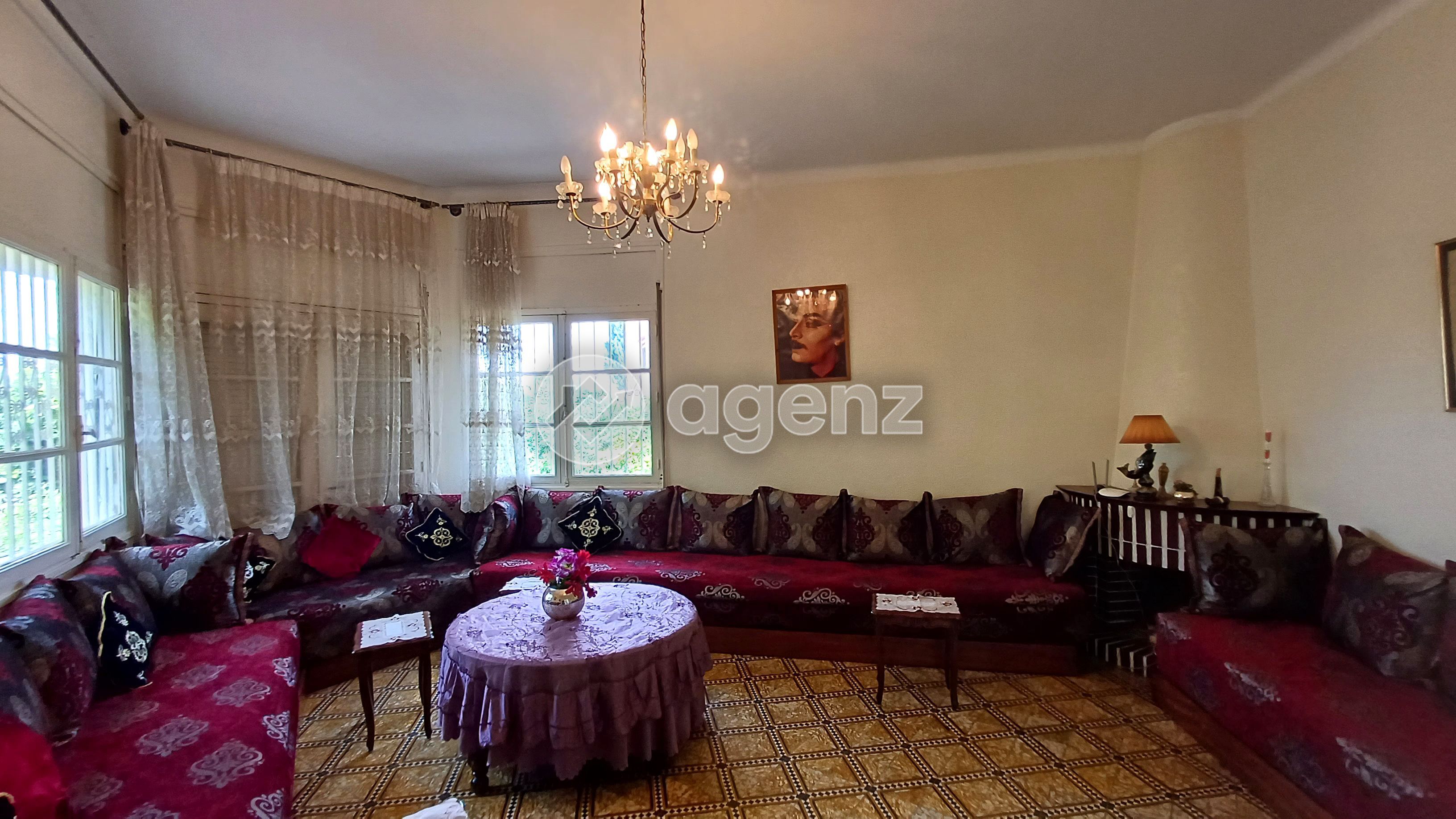 Villa de 480 m² à El Menzeh - Meknès — 2