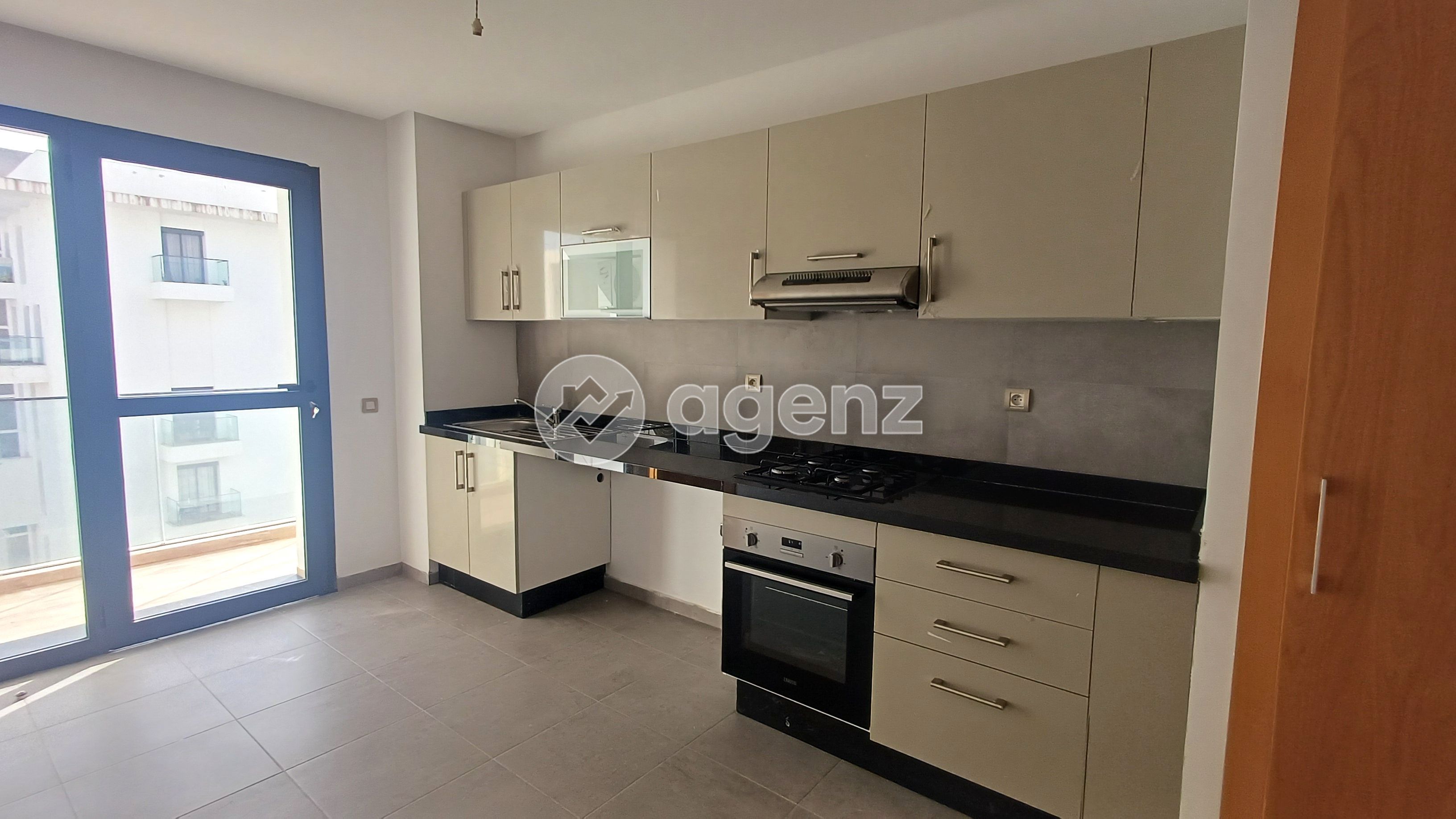 Magnifique Appartement de 3 chambres à louer à Agdal — 3