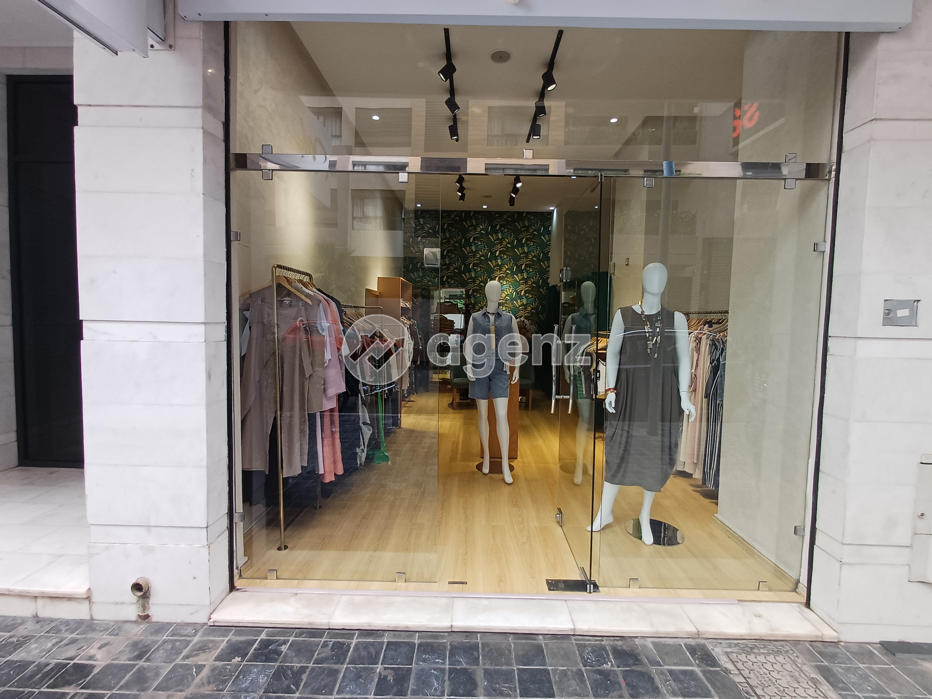 Local commercial - Emplacement à visibilité optimale
