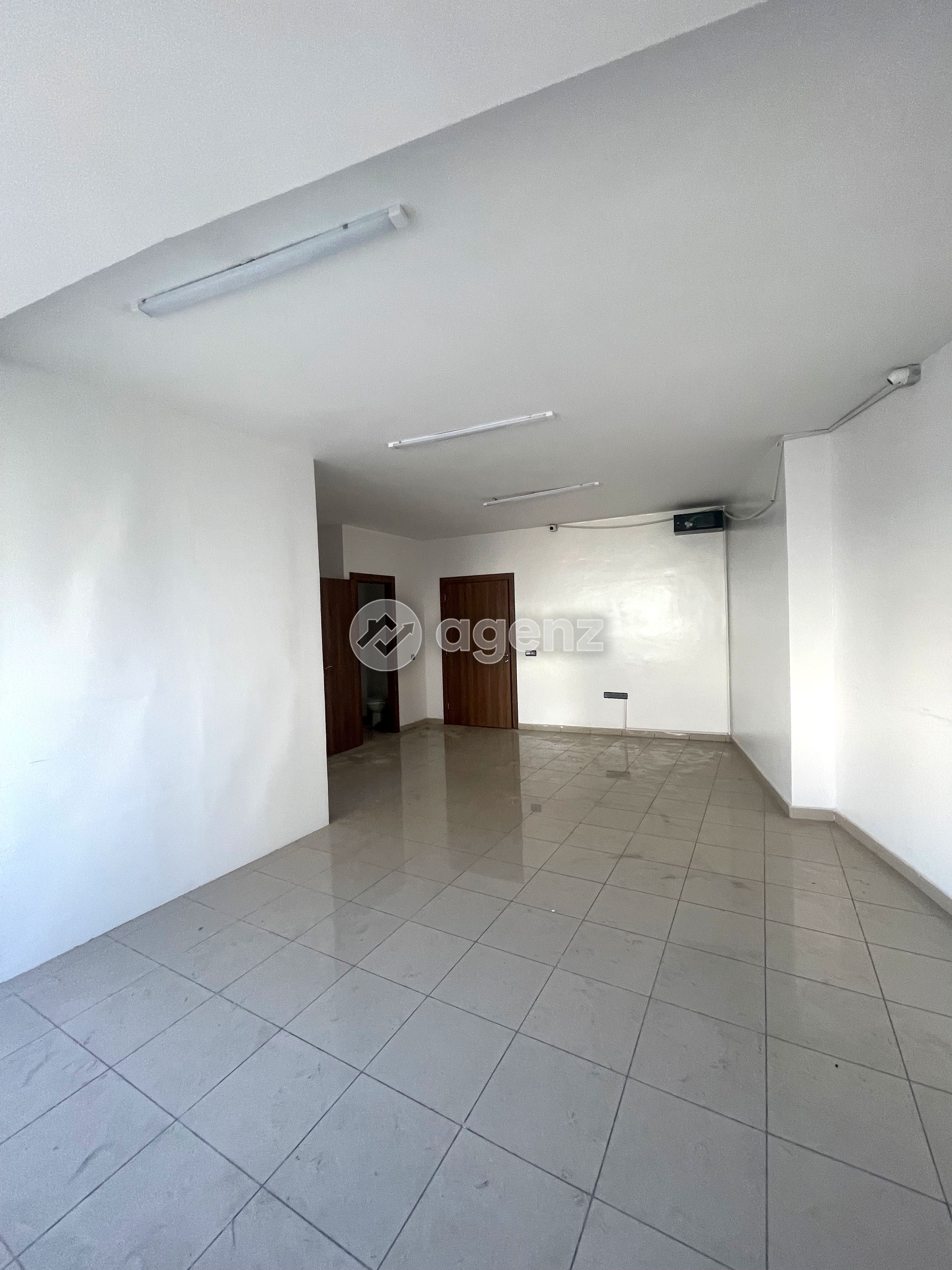 Bureau à vendre dans la rue Moulay Tahami, Portes de l'Oulfa, Casablanca — 4