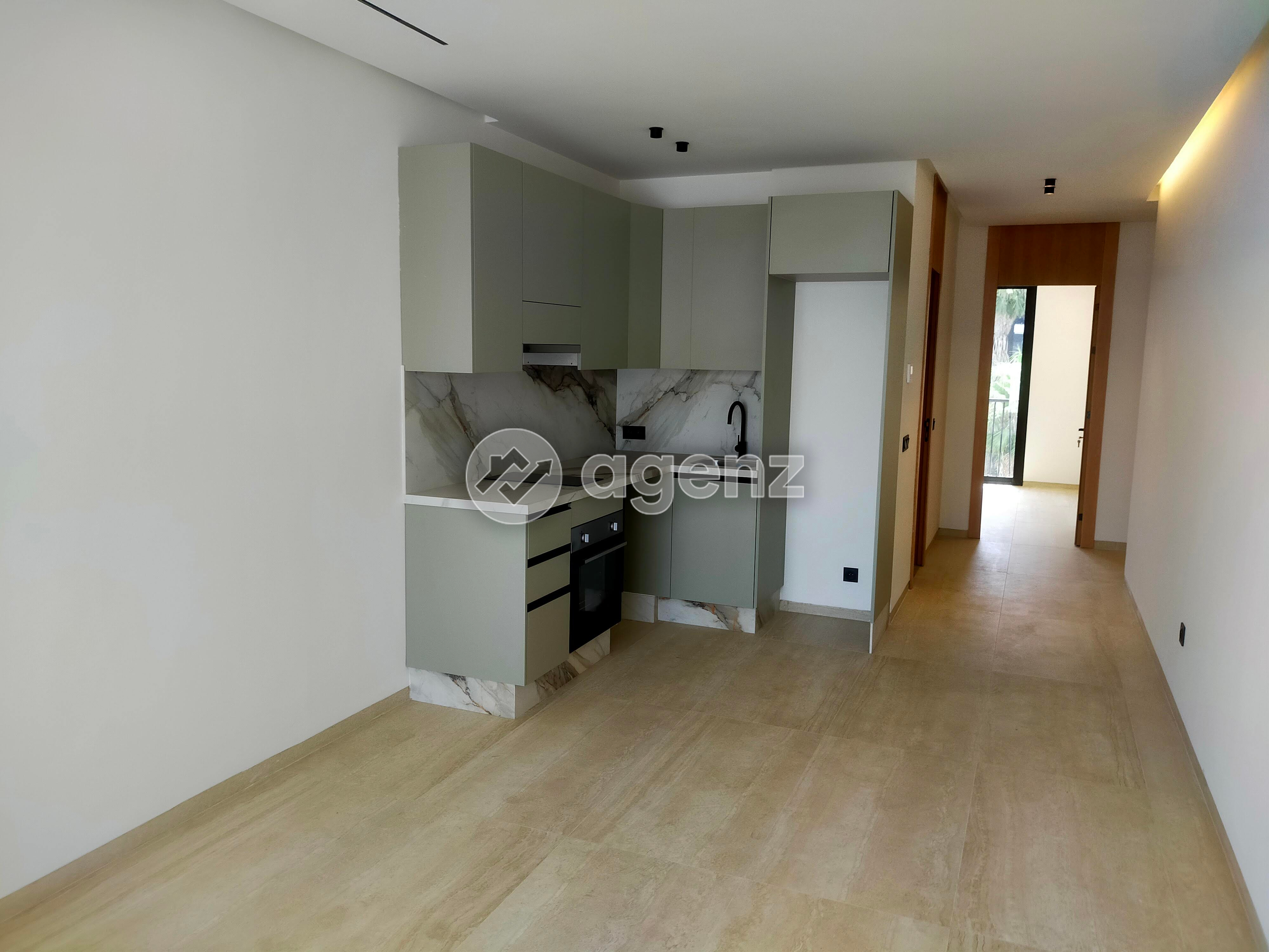 Appartement traversant à louer vide, sur l'Oasis — 2