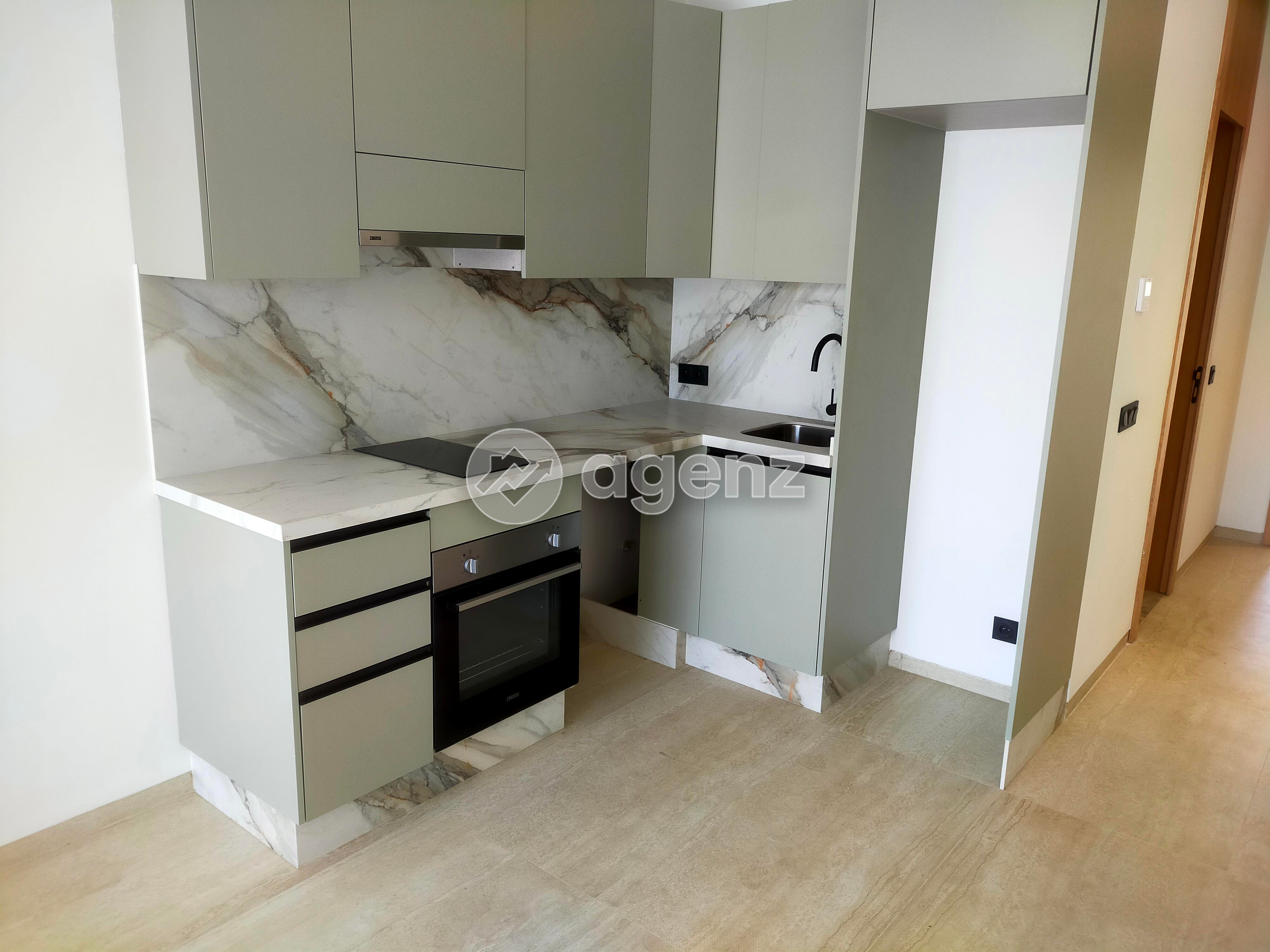 Appartement traversant à louer vide, sur l'Oasis — 3