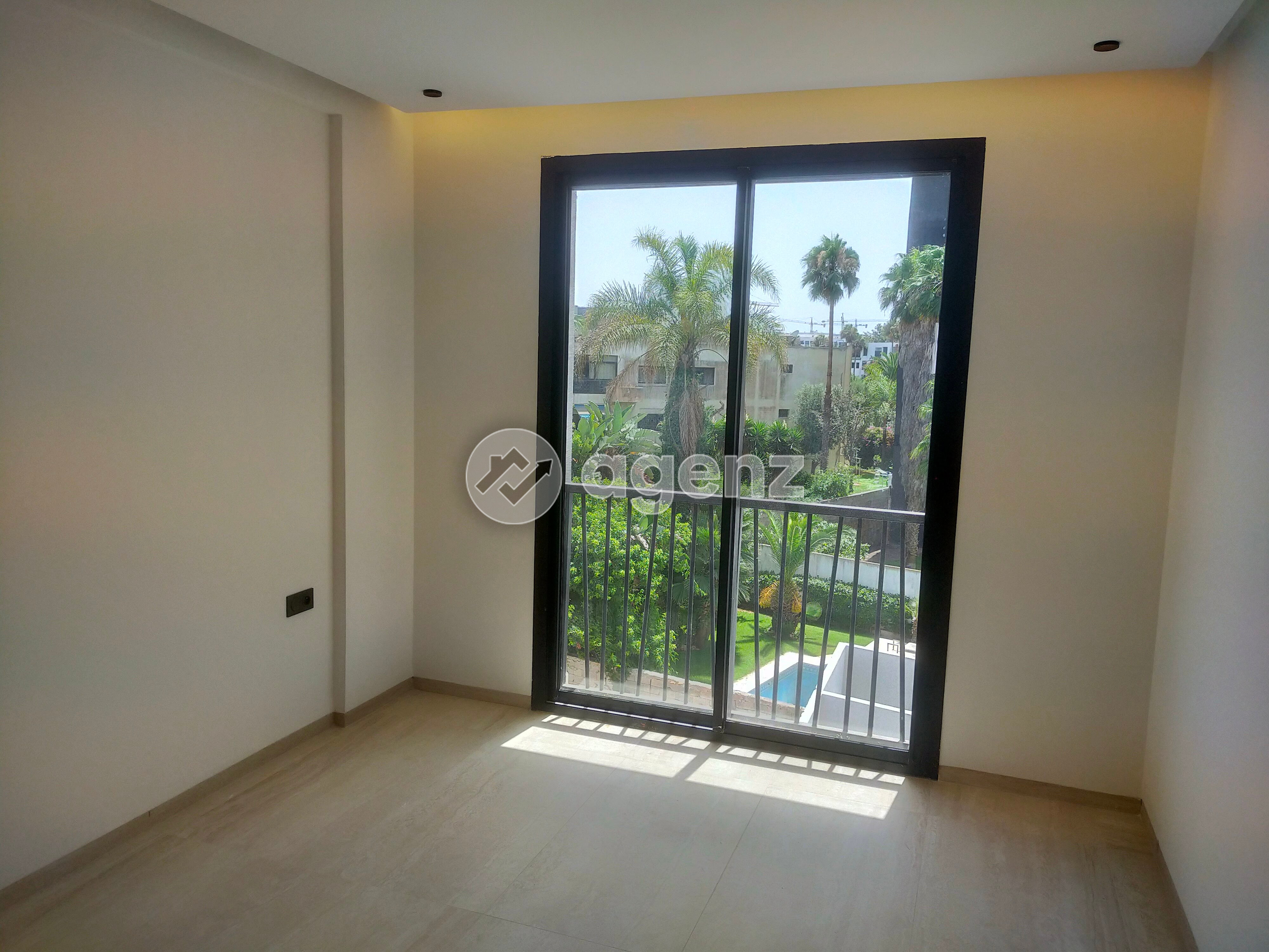 Appartement traversant à louer vide, sur l'Oasis — 4