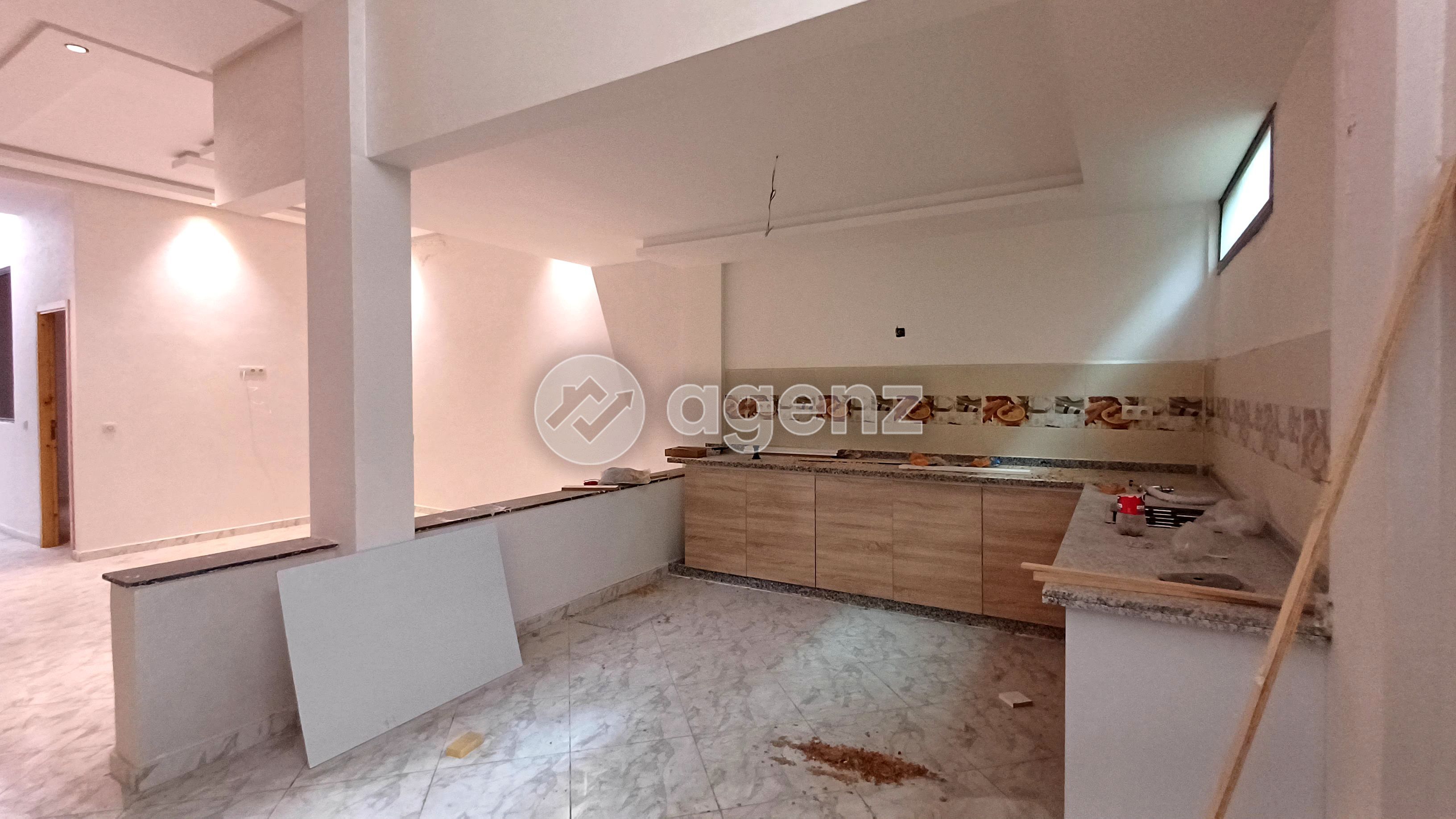 INSTALLEZ VOUS DANS UN DUPLEX BIEN AGENCÉ — 3