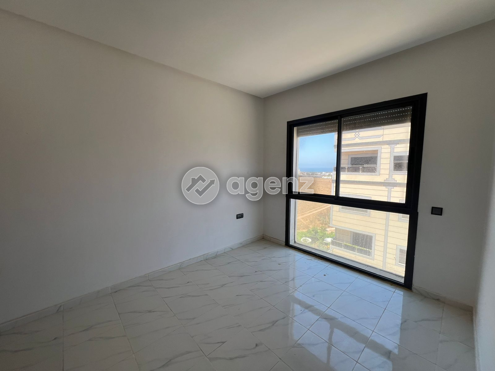 Splendide Appartement de 2 chambres à vendre à Errahma — 3