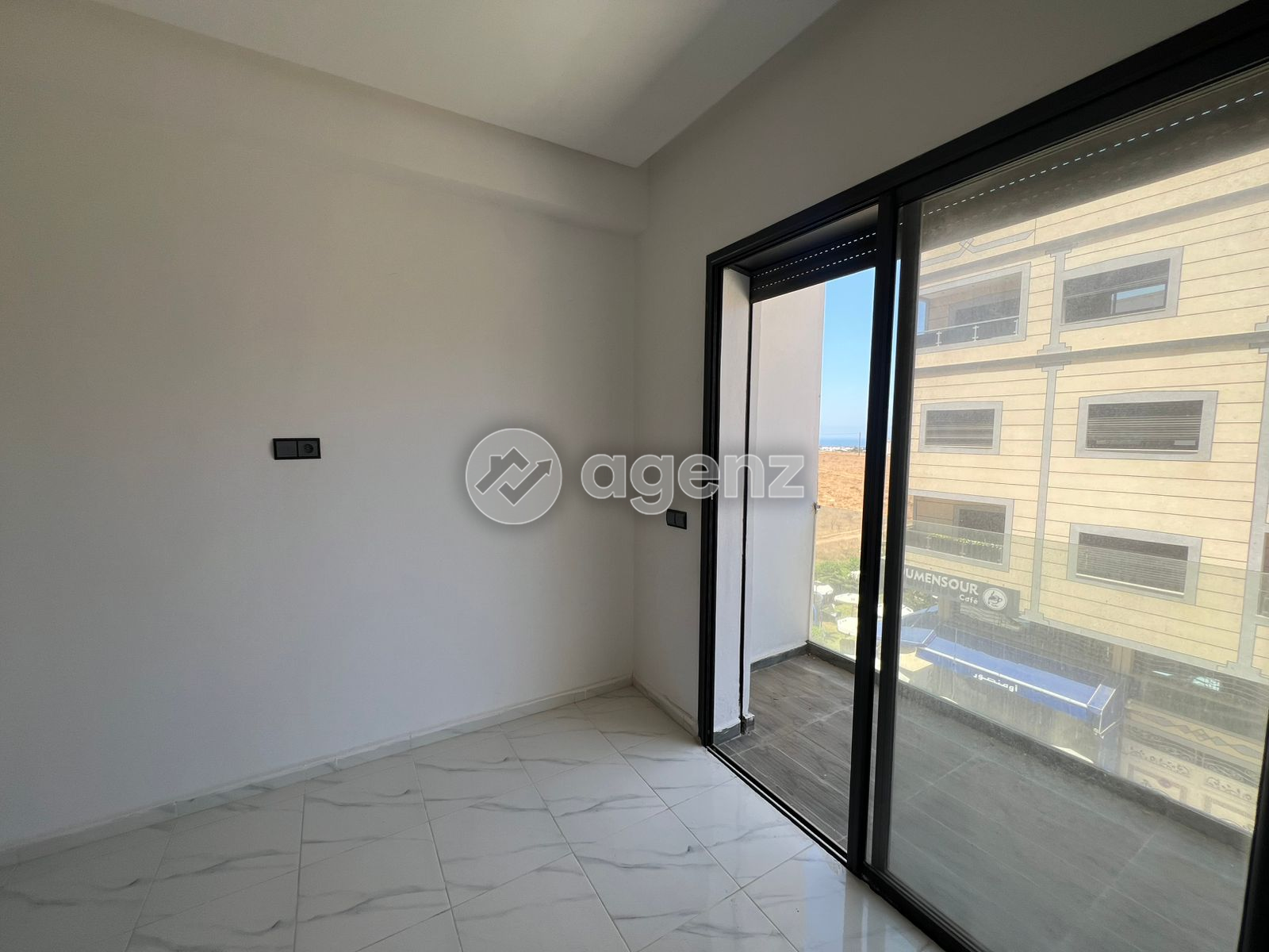Splendide Appartement de 2 chambres à vendre à Errahma — 2