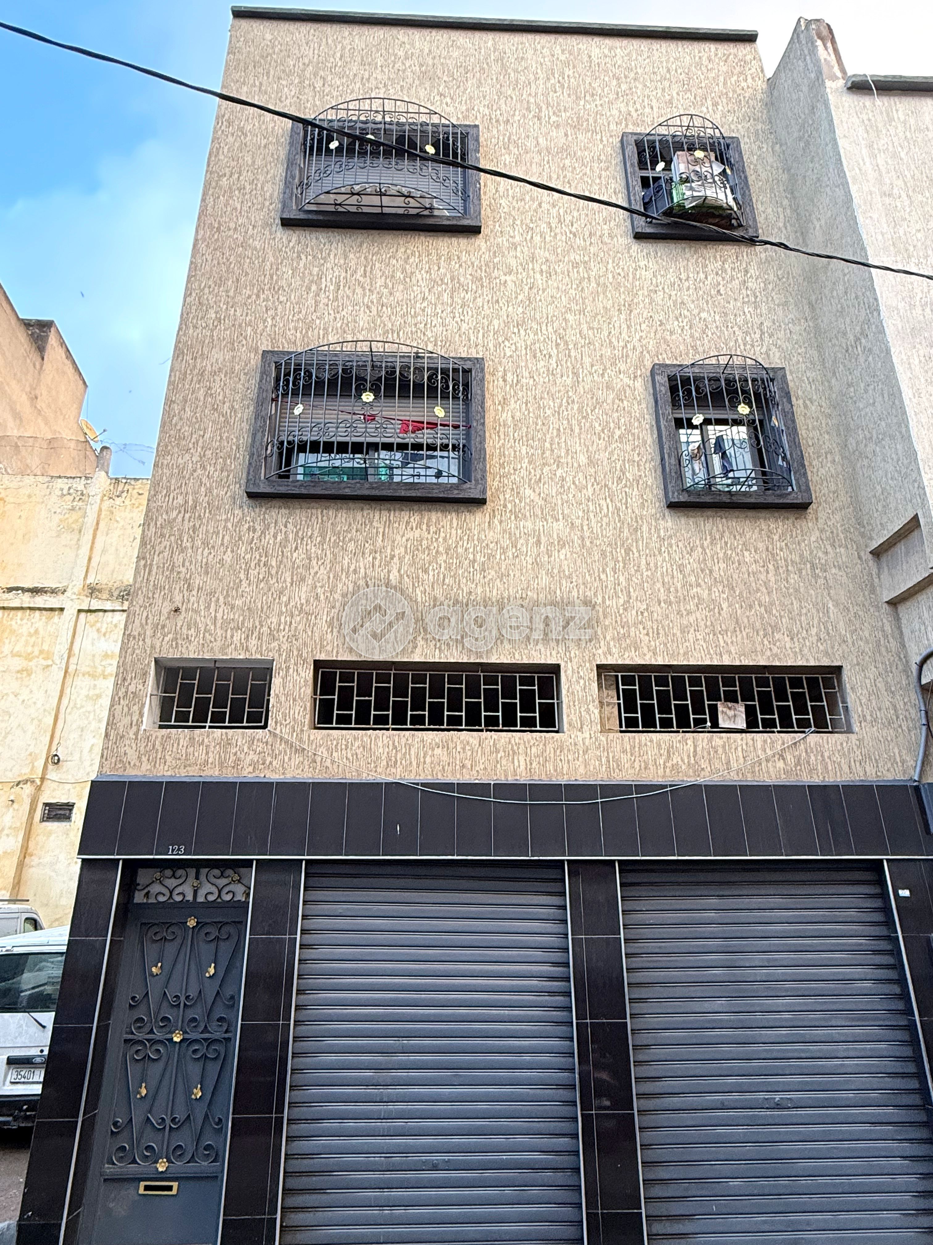 Exceptionnel Maison de 2 Appartement et 2 garage à vendre à Mers Sultan