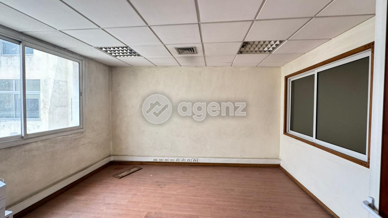 Bureau de 330 m² à louer – 4ᵉ étage – Rue Ali Abderrazik, Casablanca — 2