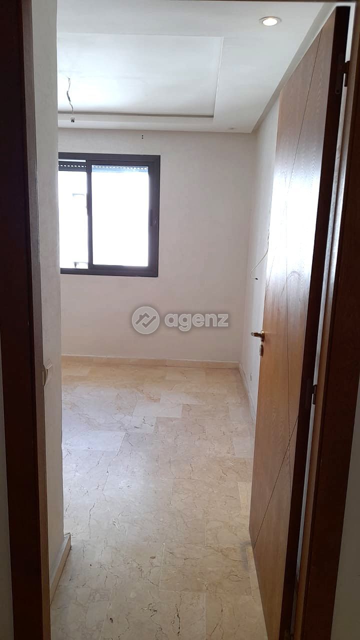 Splendide Appartement de 2 chambres à louer à Liberté — 4