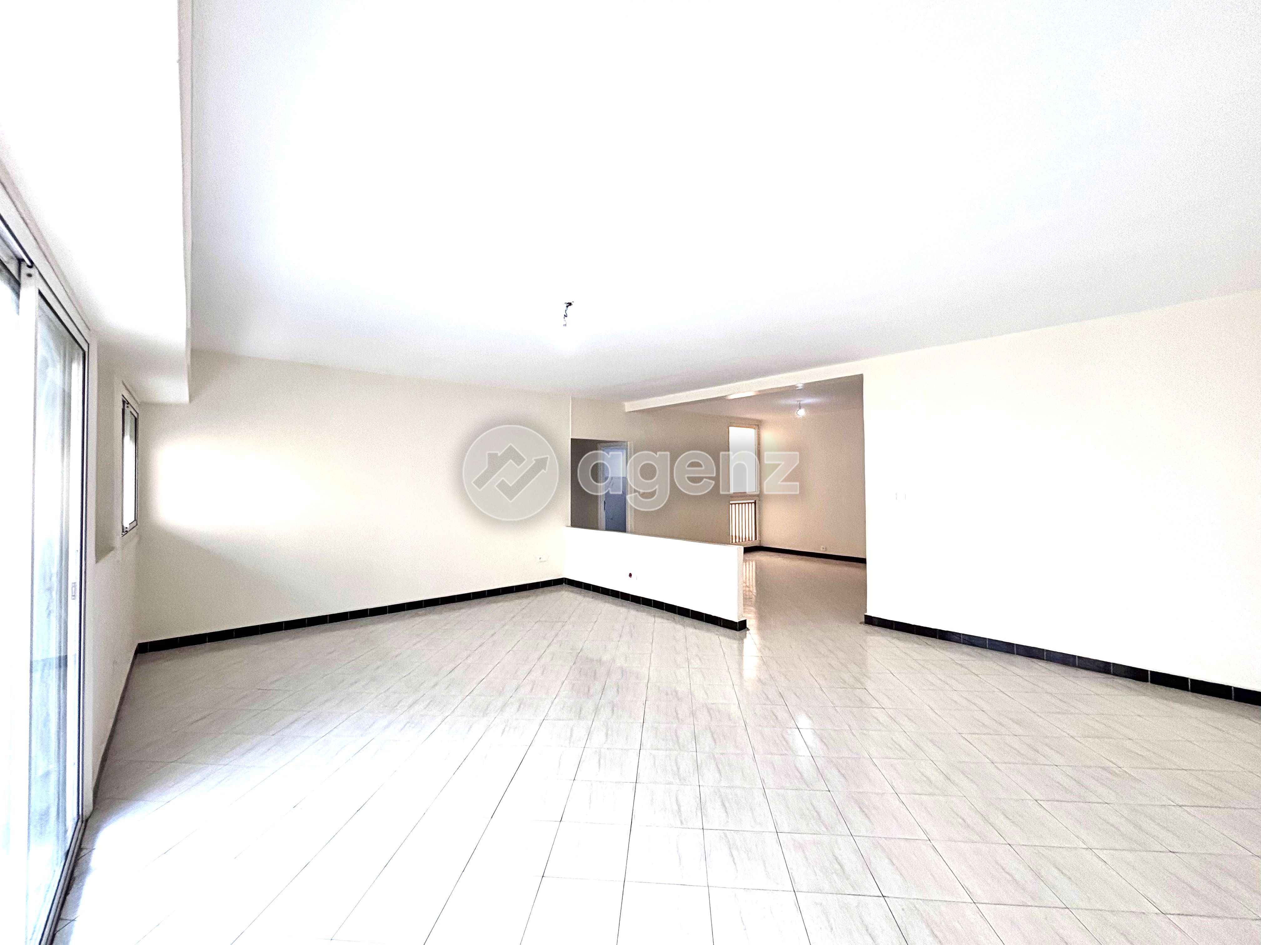 Élégant Appartement de 3 chambres à louer à Gauthier — 3
