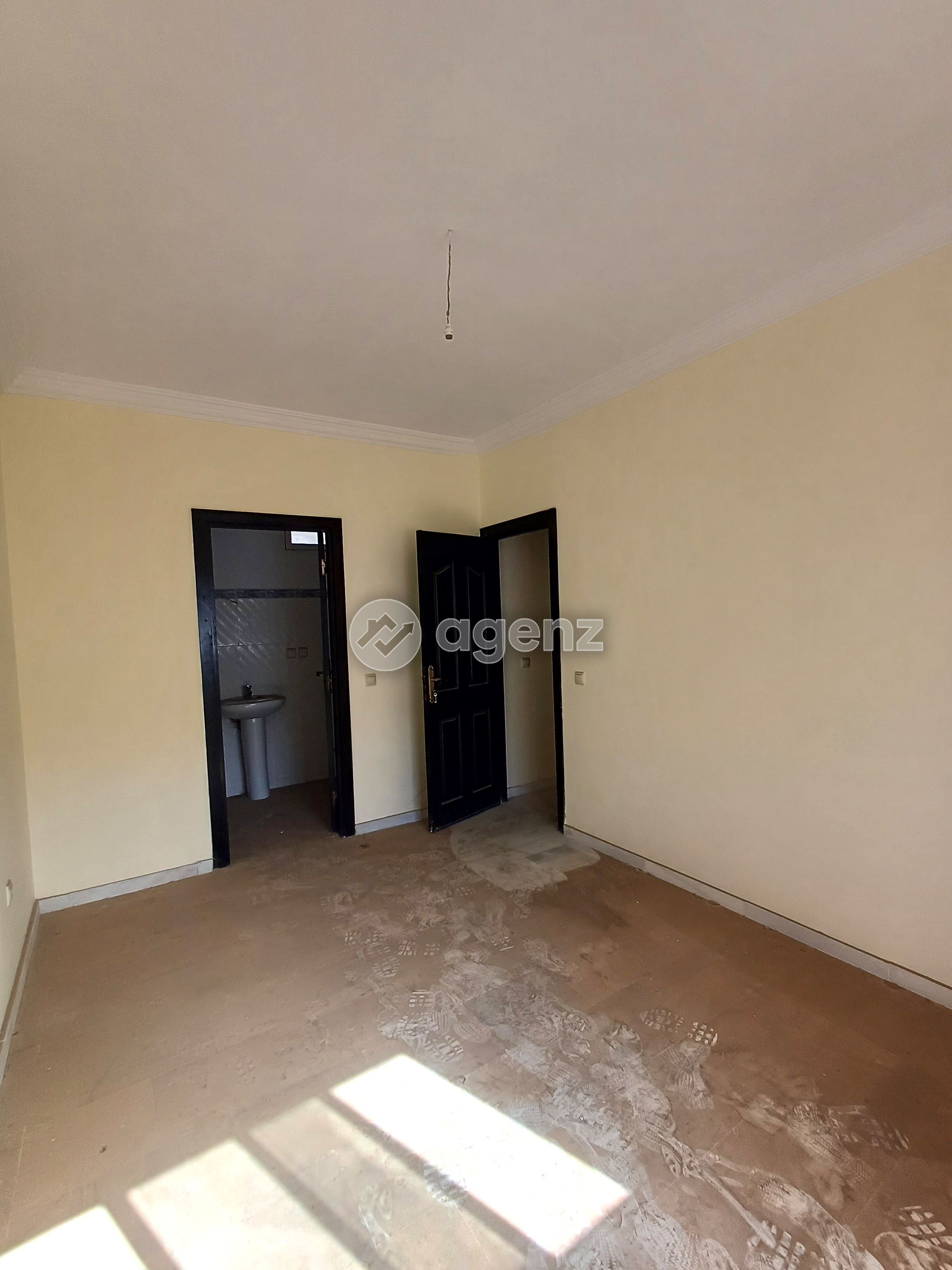 APPARTEMENT FONCTIONNEL EN RÉSIDENCE FERMÉE — 3