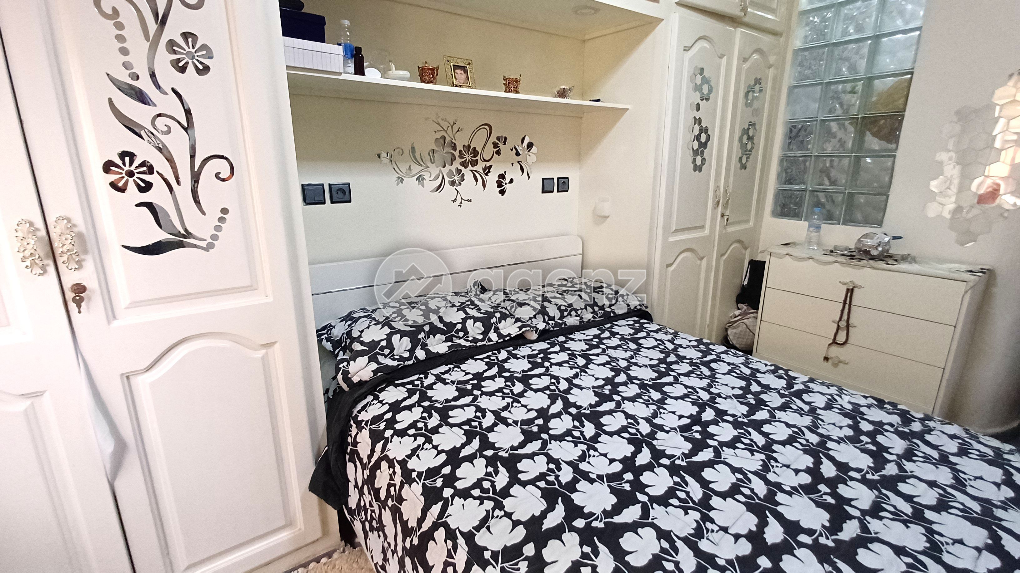 APPARTEMENT LUMINEUX EN PLEIN BOULEVARD À BEAUSITE — 2