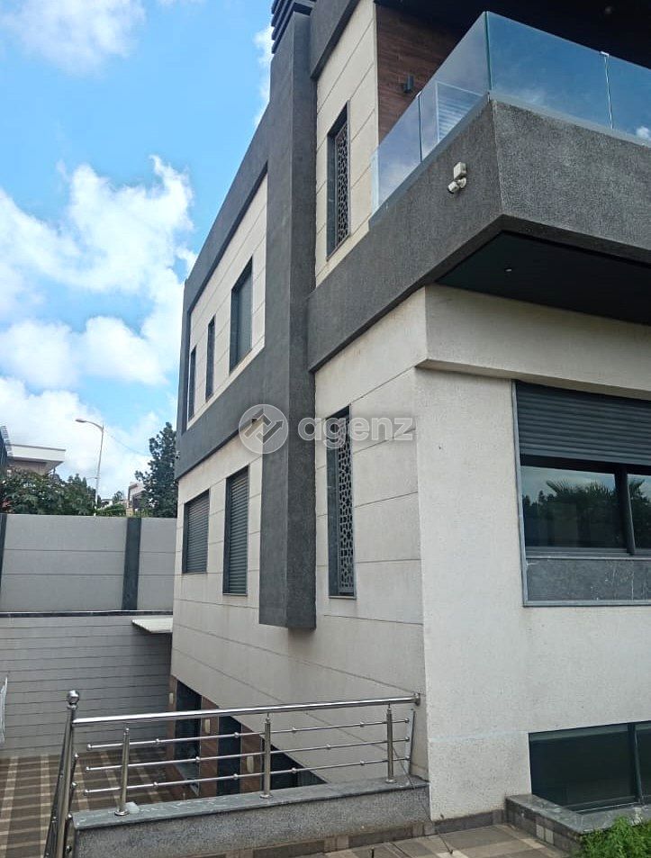 Moderne Villa de 6 chambres à vendre à El Menzeh — 2