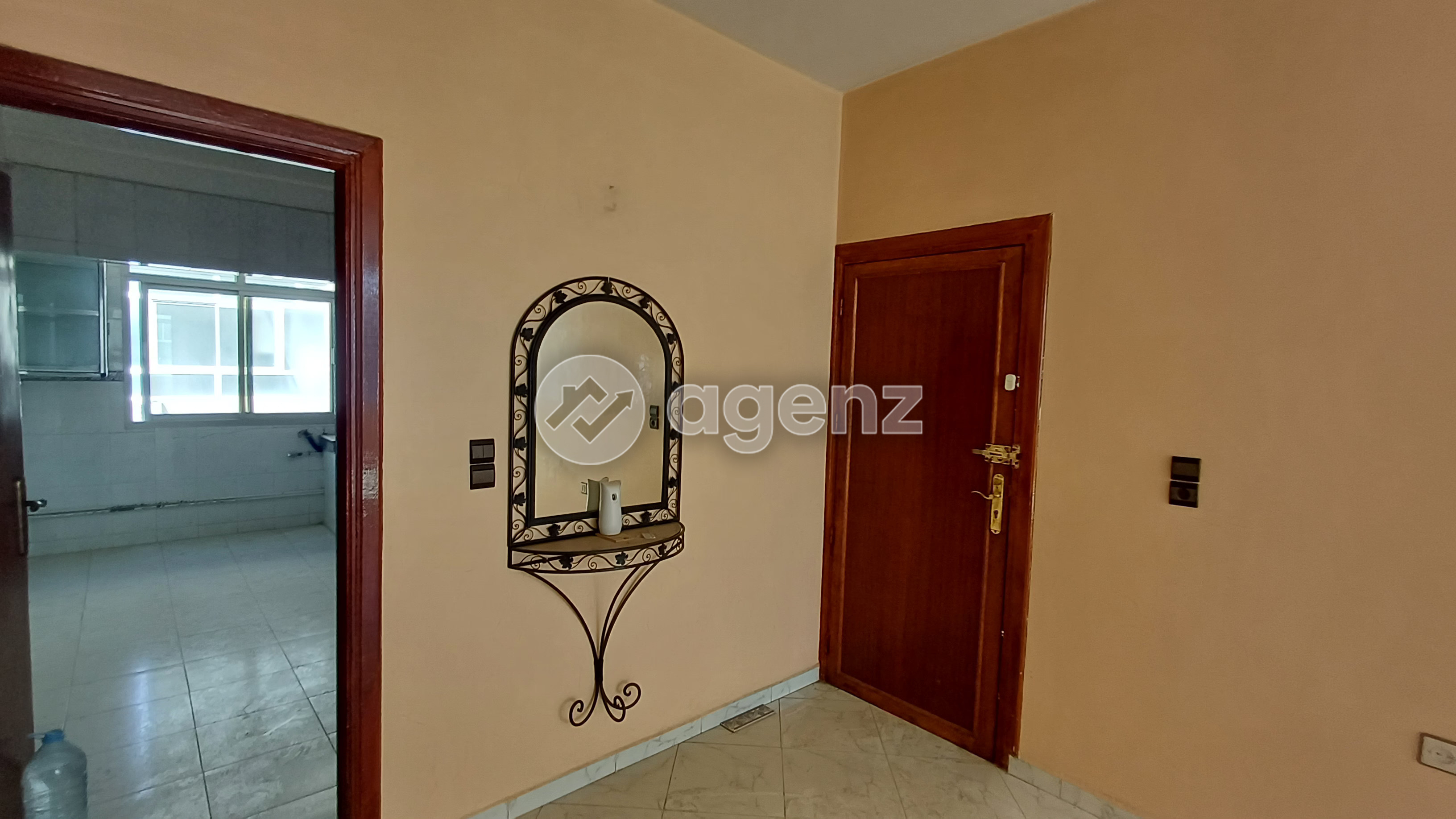 Authentique Appartement de 3 chambres à vendre à Nouvelle Ville — 3
