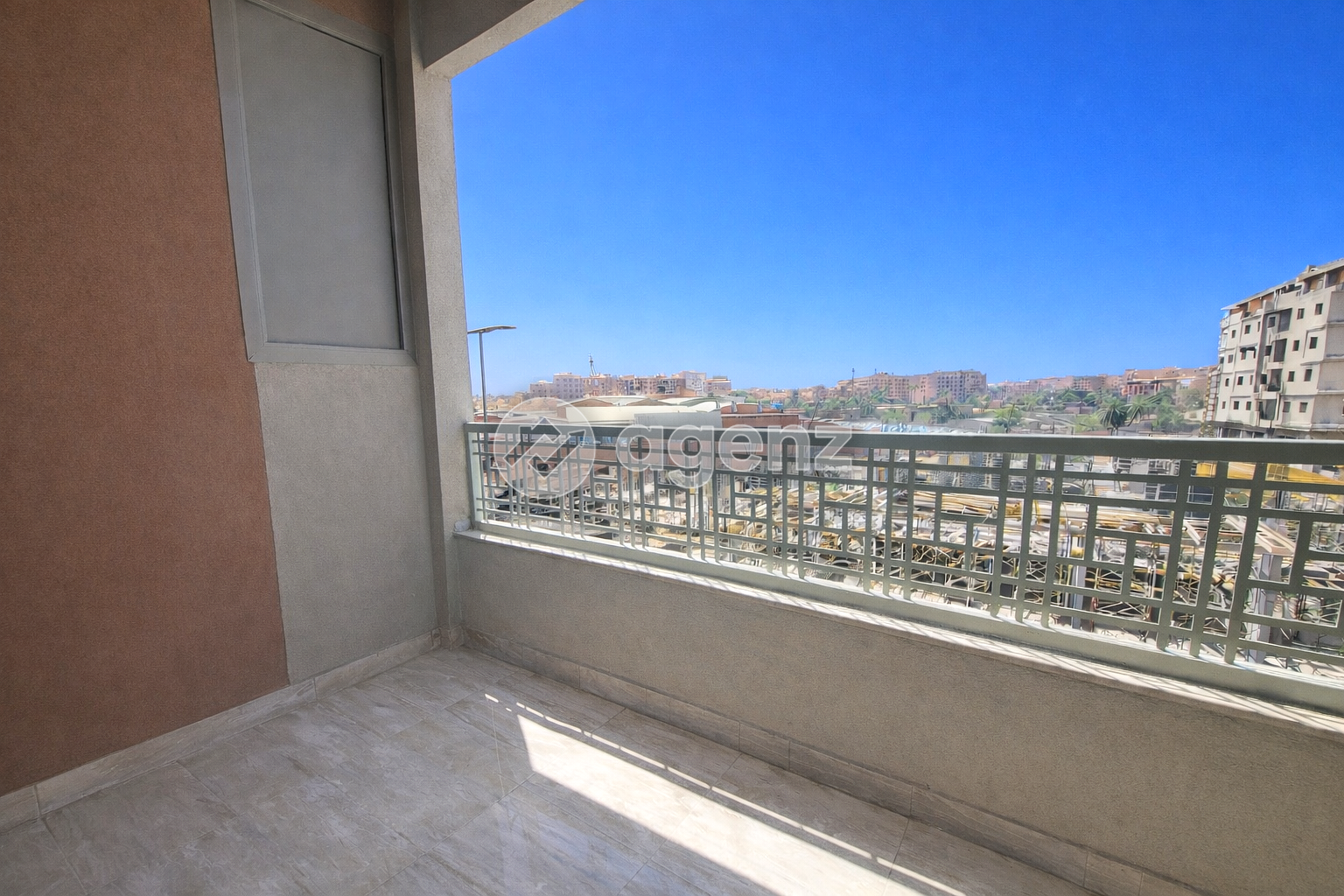 Appartement T3 98 m² dans une résidence sécurisée avec piscine  — 2