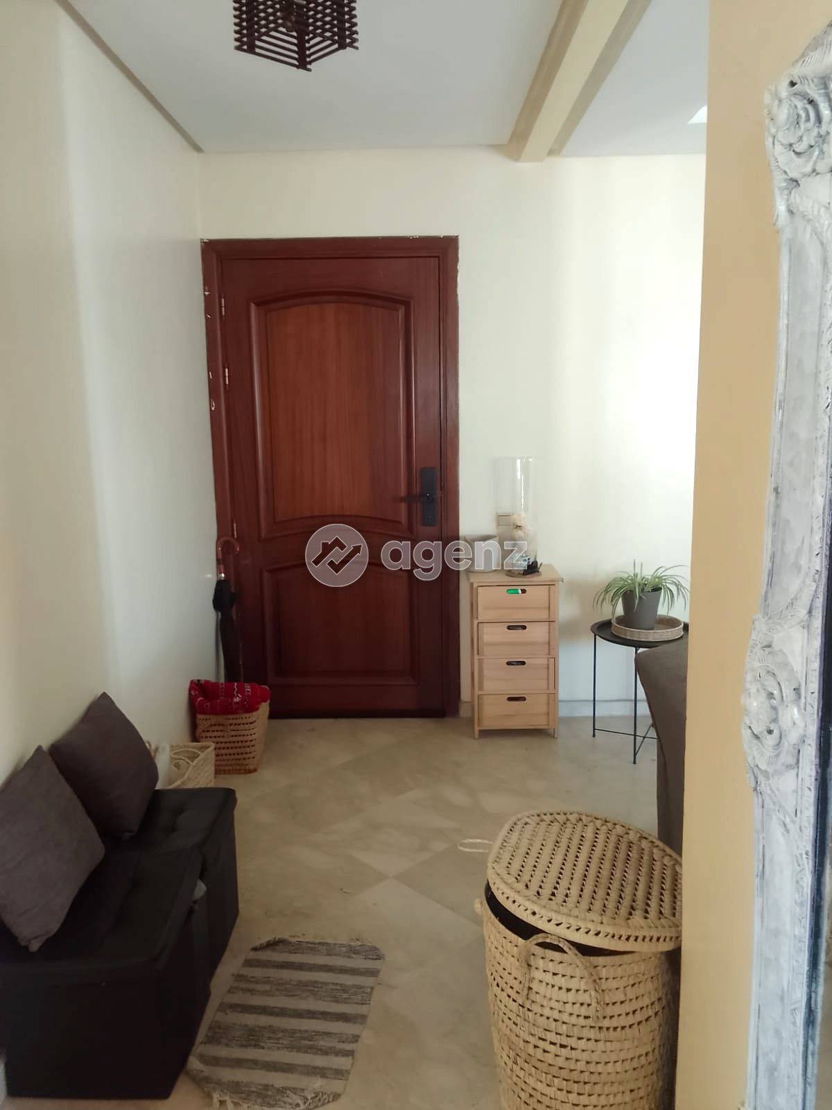 Studio 60 m2 idéal pour investissement locatif   — 2