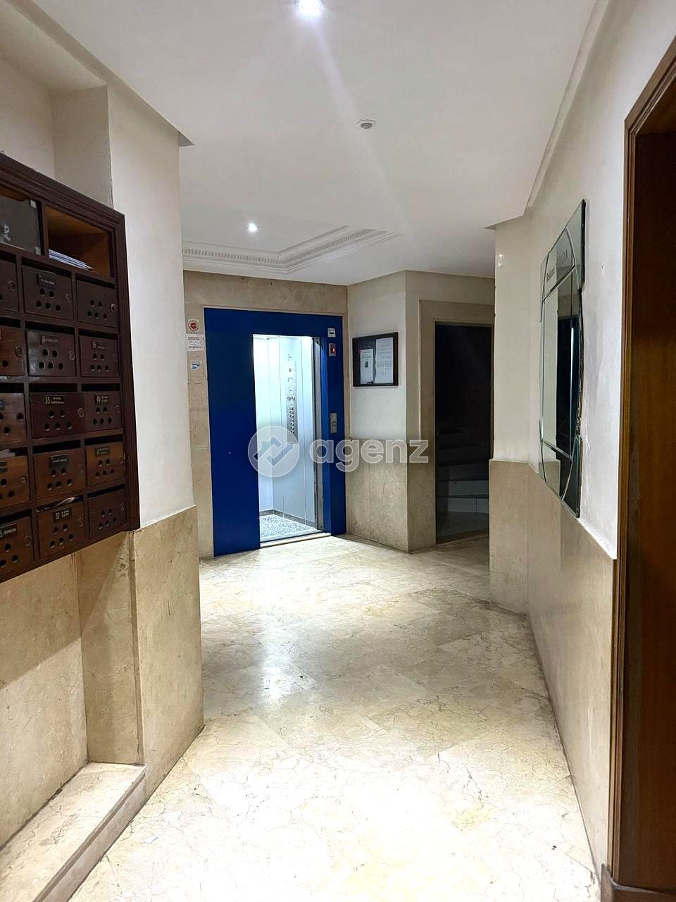 Superbe Appartement de 2 chambres à vendre à Bourgogne Ouest — 4
