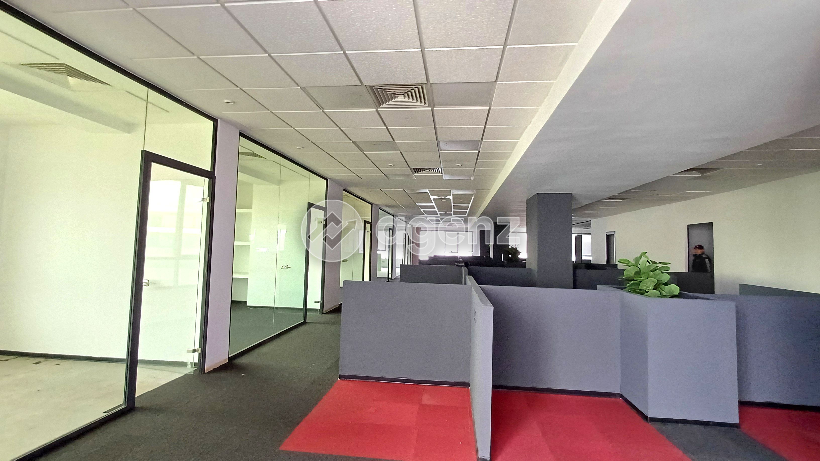 INSTALLEZ VOTRE ENTREPRISE DANS UN ESPACE STRUCTURÉ — 3